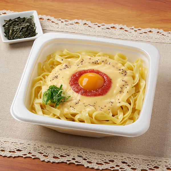 「鎌倉パスタ監修 生パスタ明太カルボナーラ」（550円）
