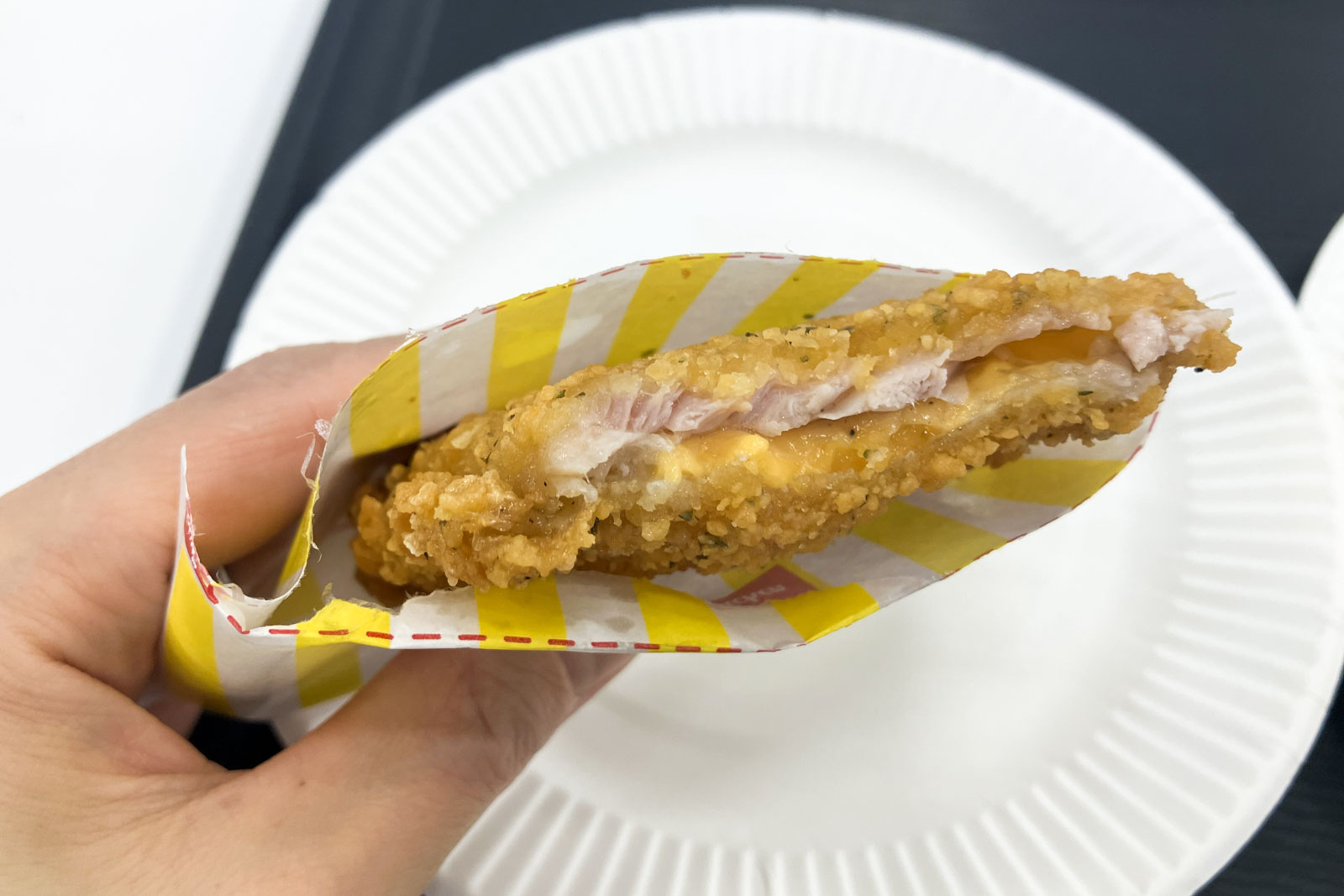 濃厚なチーズがとろっと出てくる