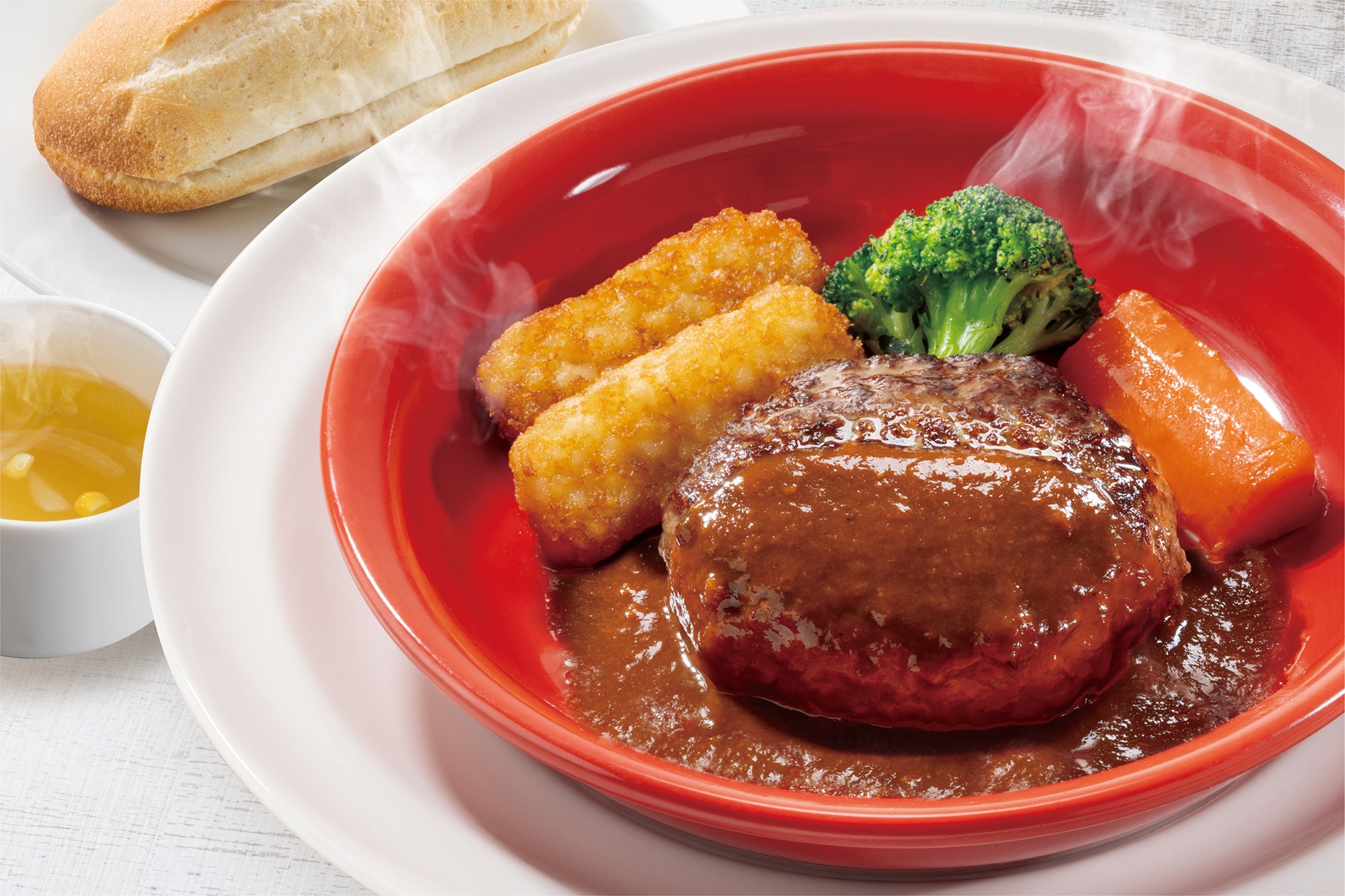 粗挽き肉厚ステーキ風ハンバーグランチ（ライスorパン・日替わりスープ付き）