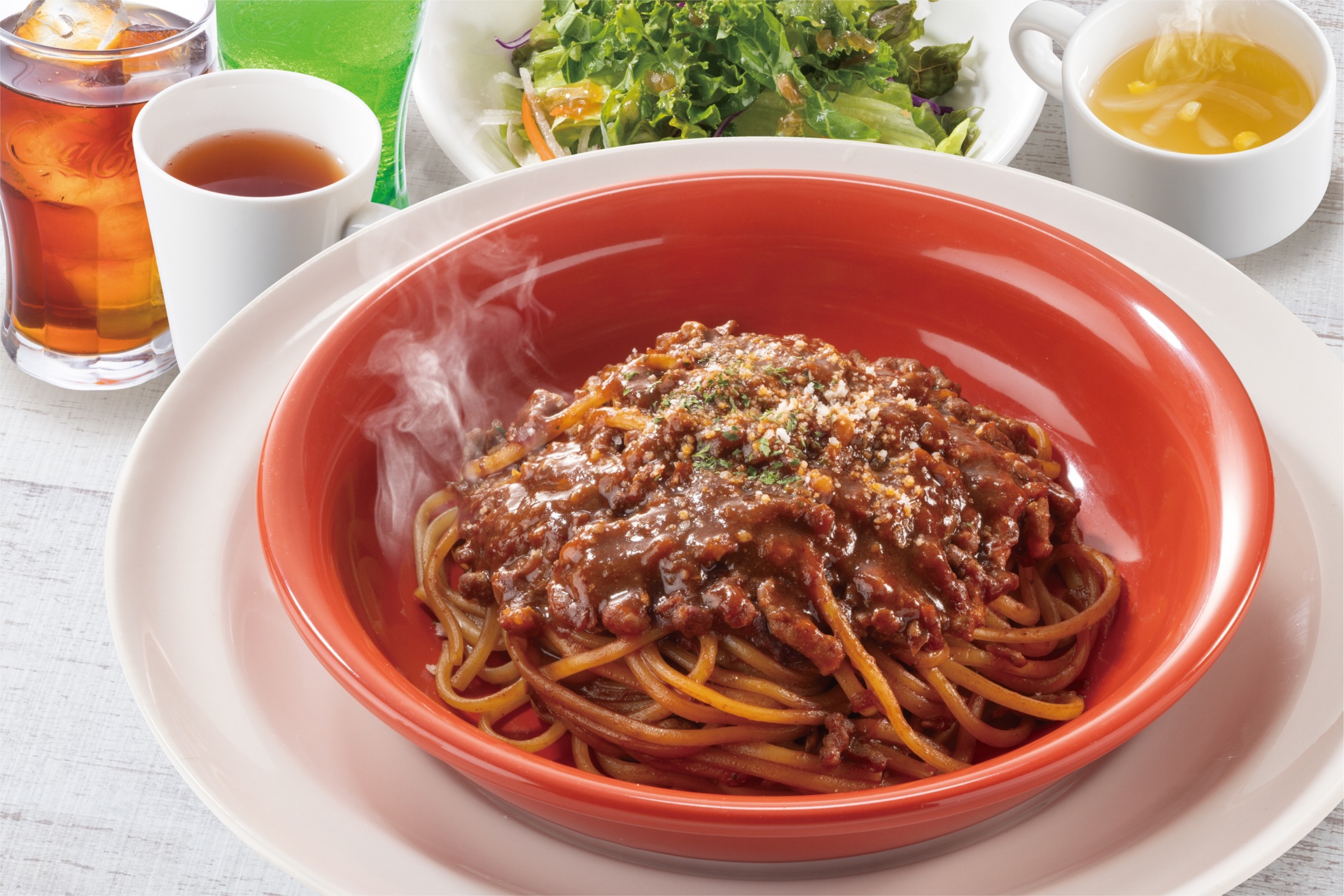こく旨ミートソースランチ（セットサラダ・ドリンクバー・日替わりスープ付き）
