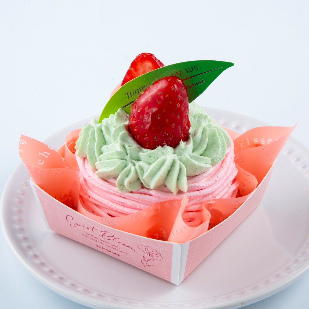 「春いちごと桃のふんわりケーキ」（470円）