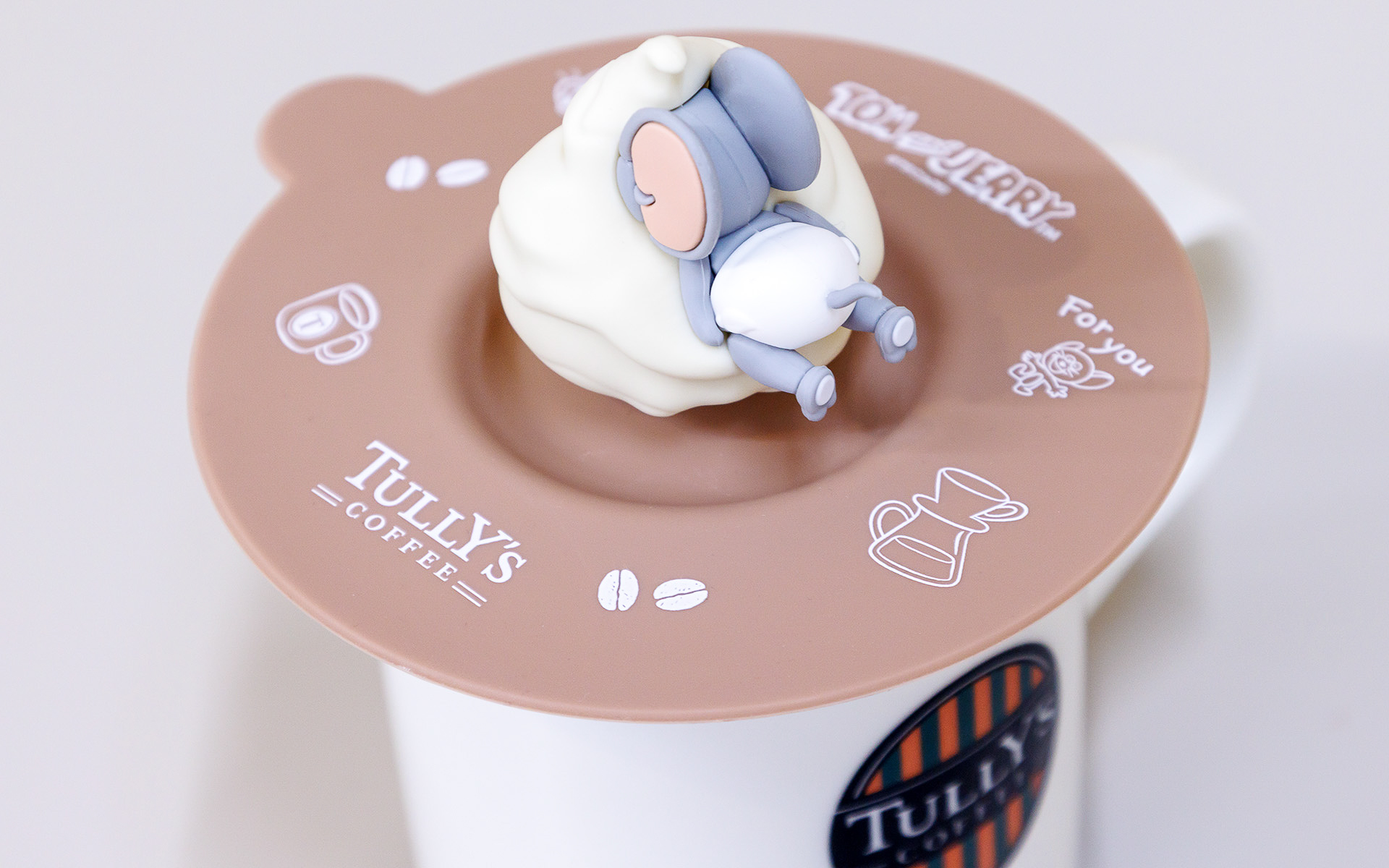 「トムとジェリー マグキャップ（ホイップへダイブ）」（1890円）
