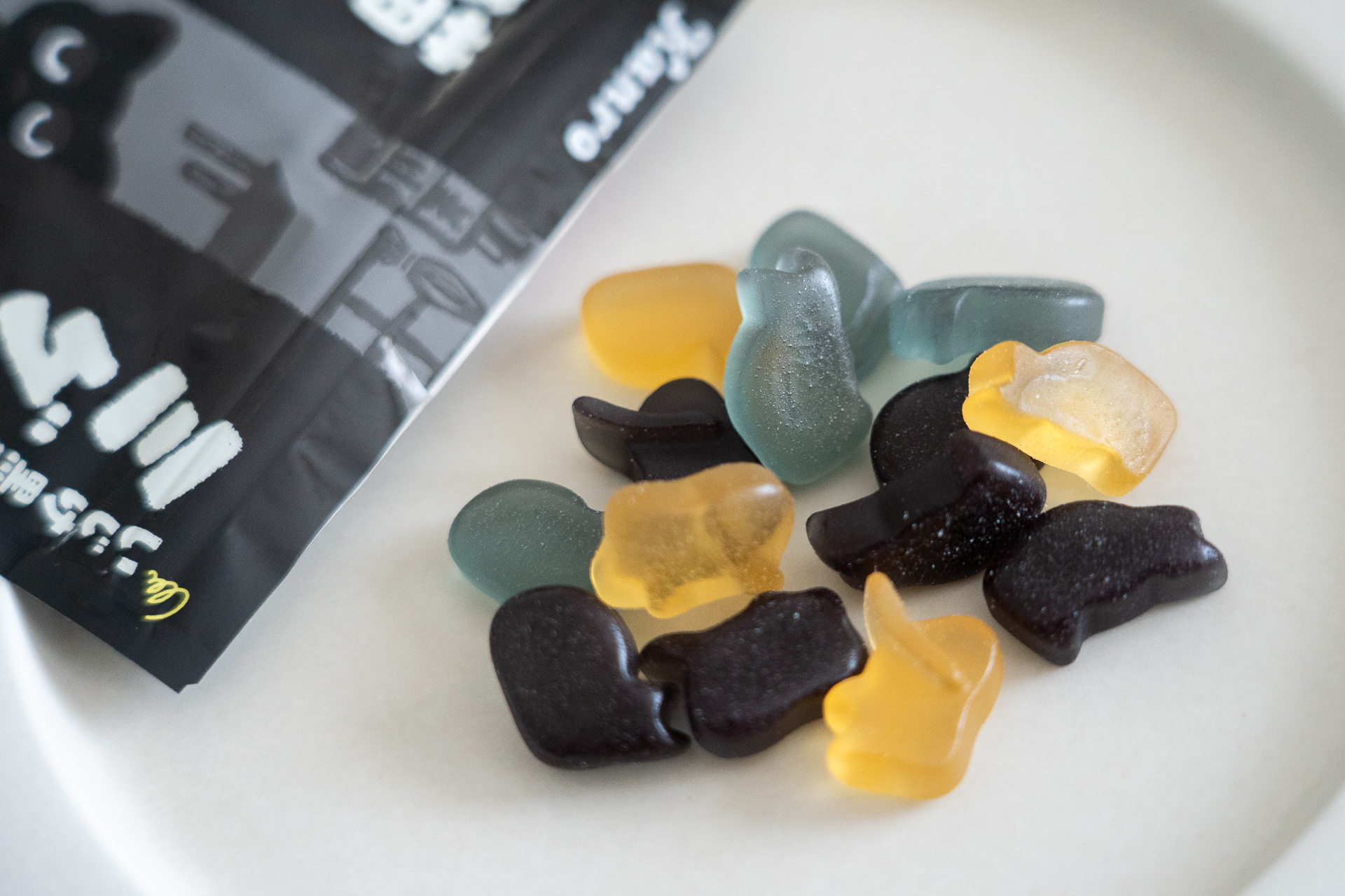 3種類の猫シルエット型で内容量は28g。14個入っていました