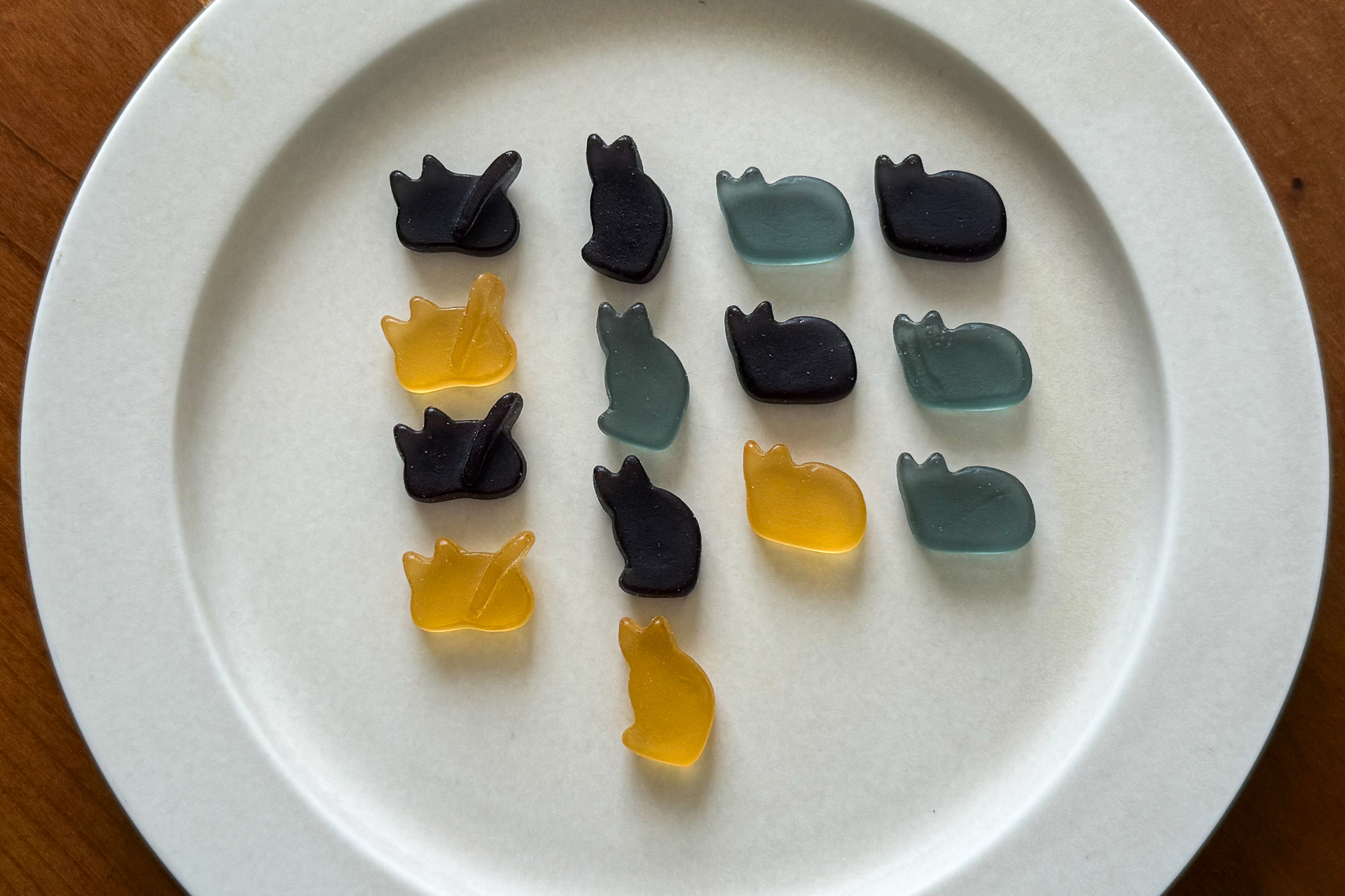 本物の猫に近い色の再現にこだわったというグミ