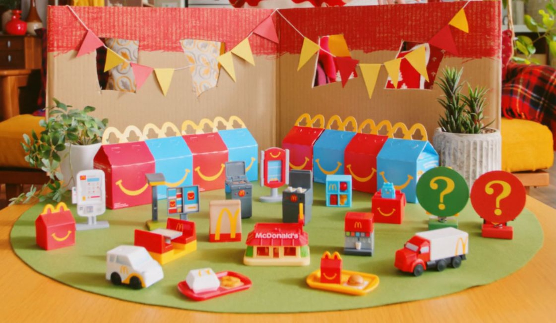 「ミニチュアマクドナルド」を集めて遊ぼう