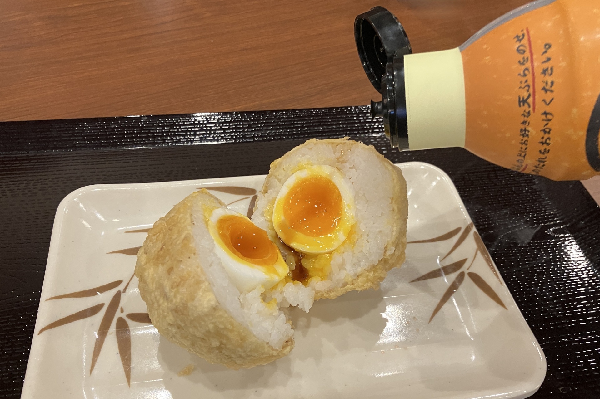 好みで「天丼のたれ」をかけると味わいが変わる