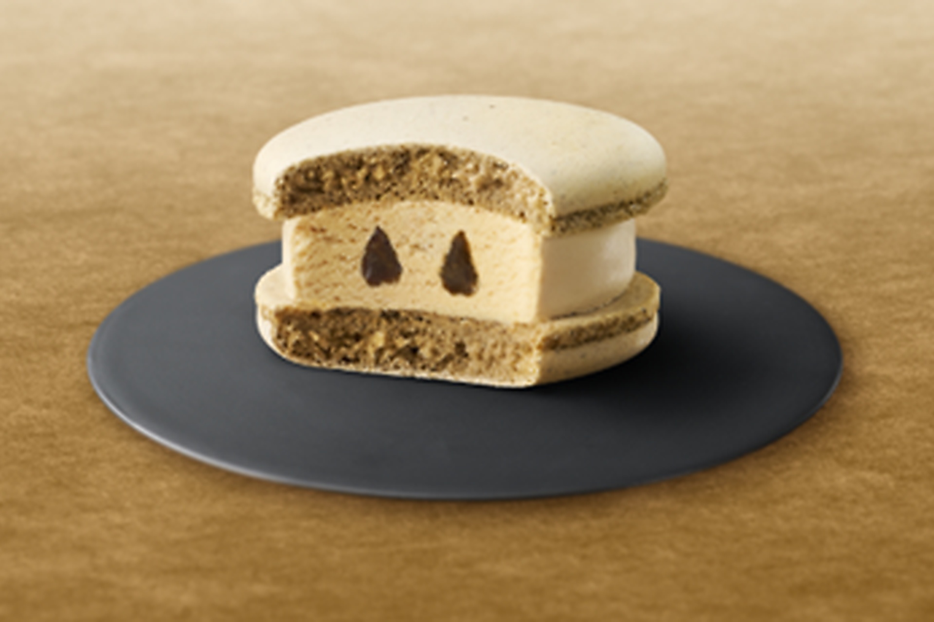 セブンプレミアム マカロンアイス ほうじ茶ラテ