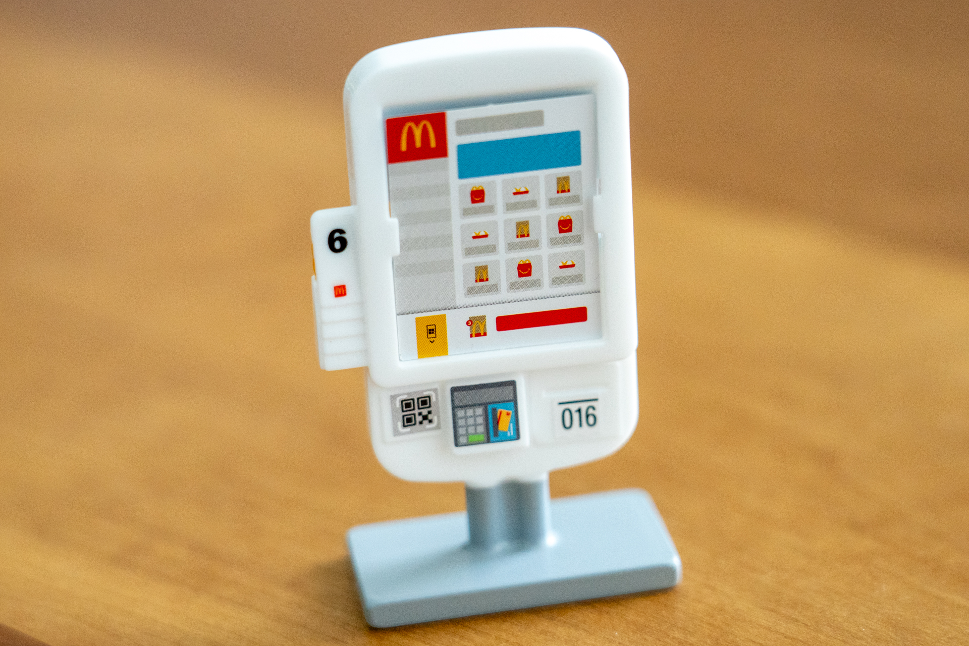 パネル部分はカードになっていて表裏楽しめる