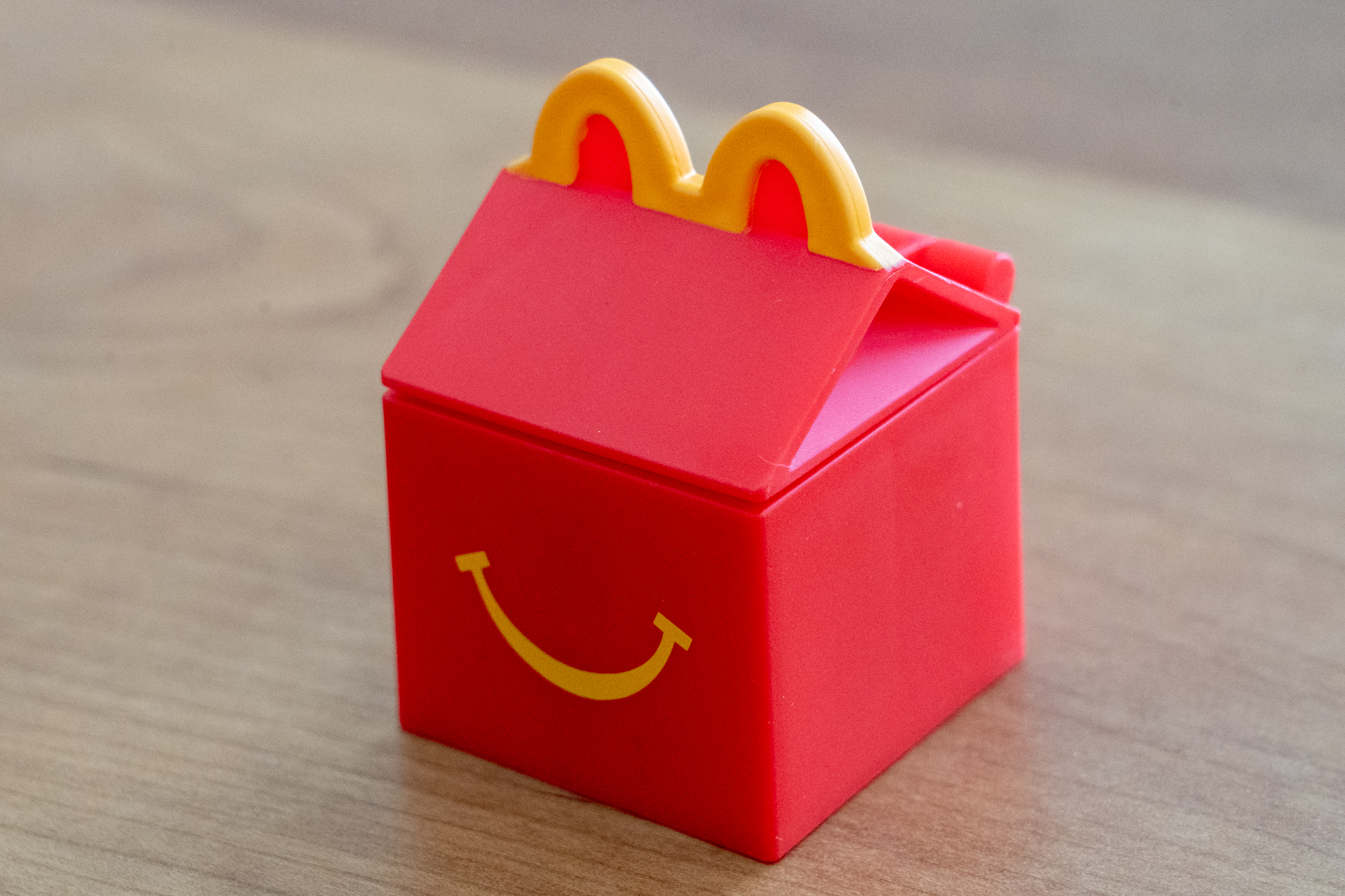 何か出てきそうな箱