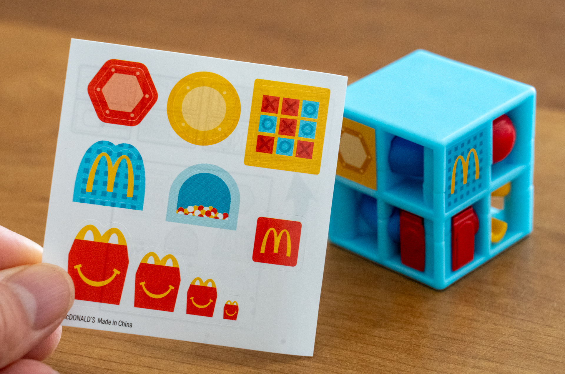 シールが付属する