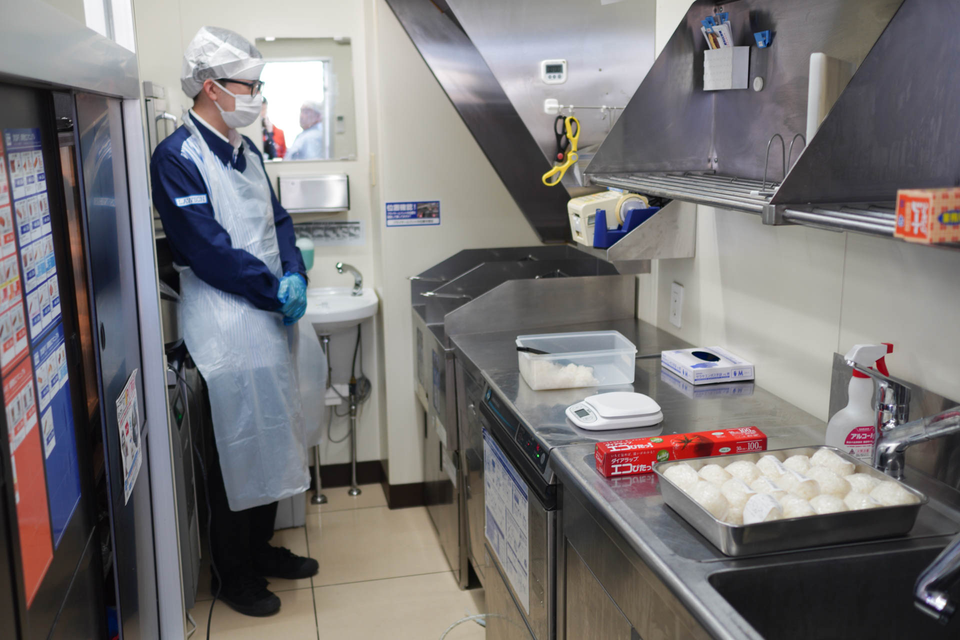ローソン富津湊店の厨房