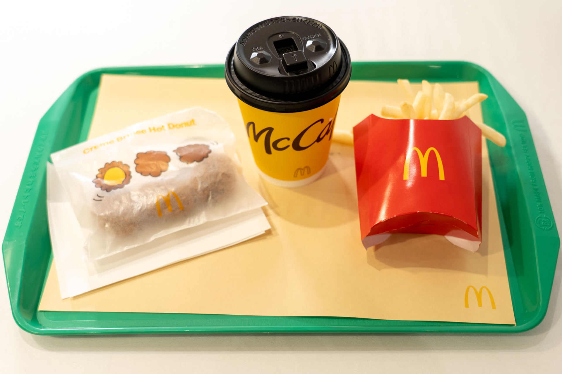 マックフライポテトとクリームブリュレホットドーナツを食べながらプレミアムローストコーヒーを飲んでみた