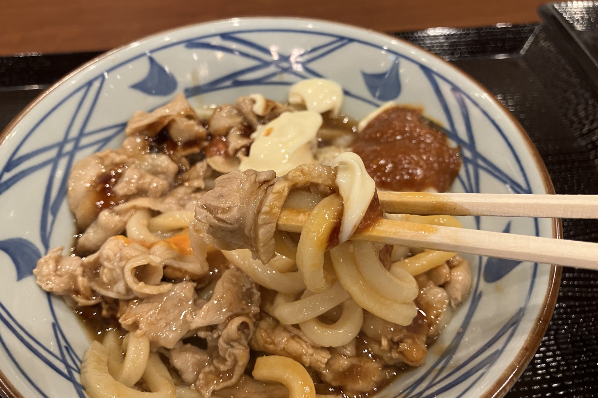 辛味噌とマヨネーズを合わせるとよりガツンッとした味わいに