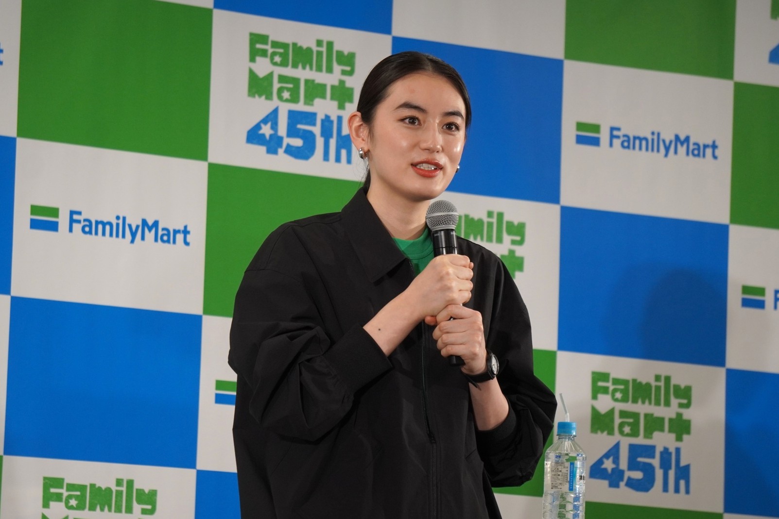 アンバサダーの八木莉可子さん