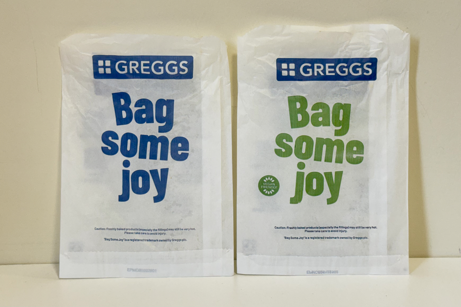 ヴィーガン商品の袋の文字は緑色