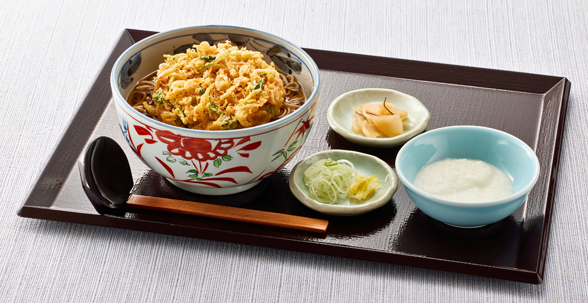 「桜海老のかき揚げそば お得なとろろ付」（1090円）