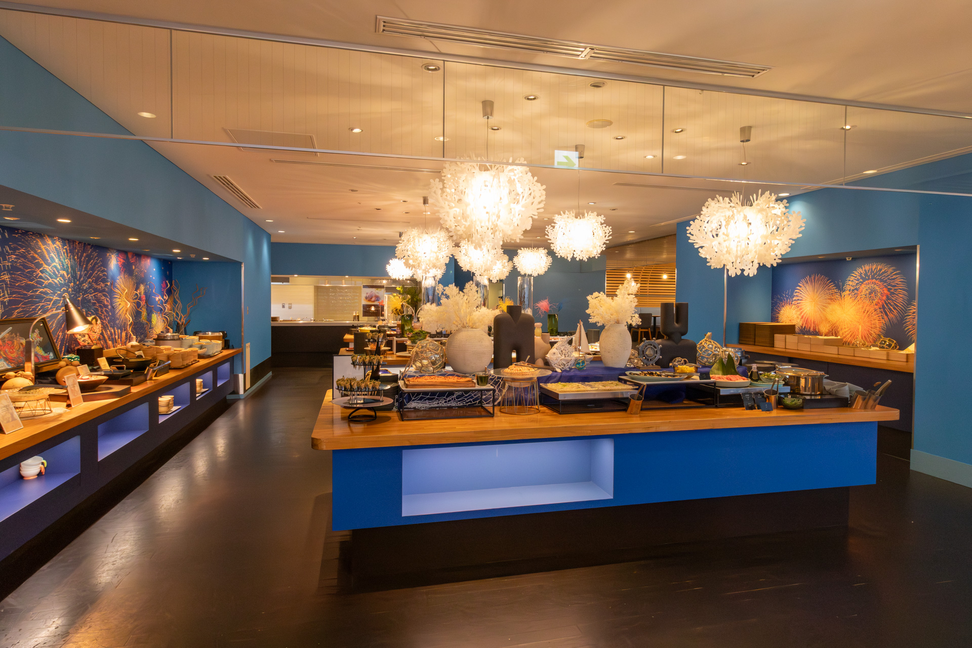 ビュッフェスタイルの「スタジオビュッフェ もぐもぐ」