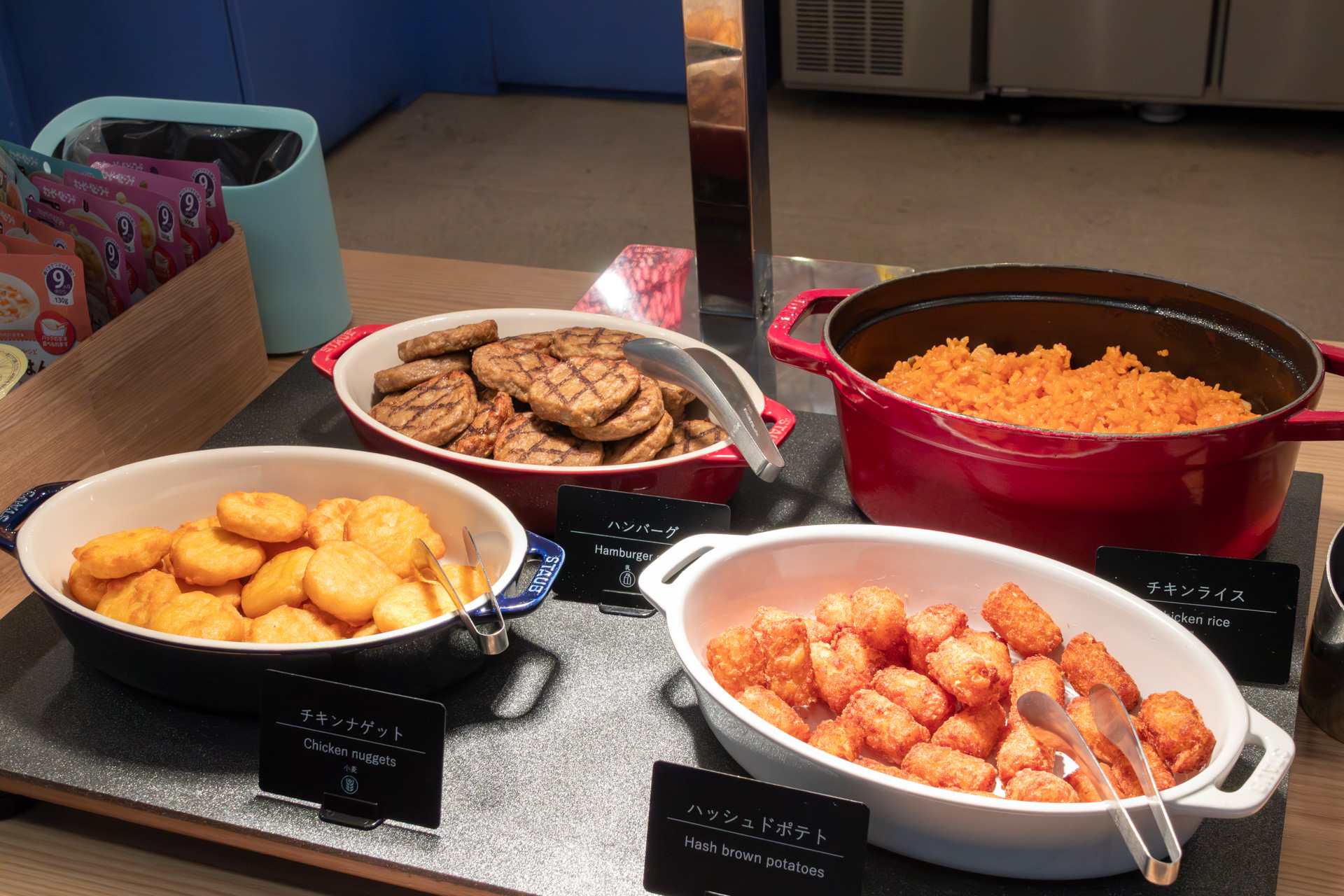 キッズコーナーには子供の大好きなメニューを用意