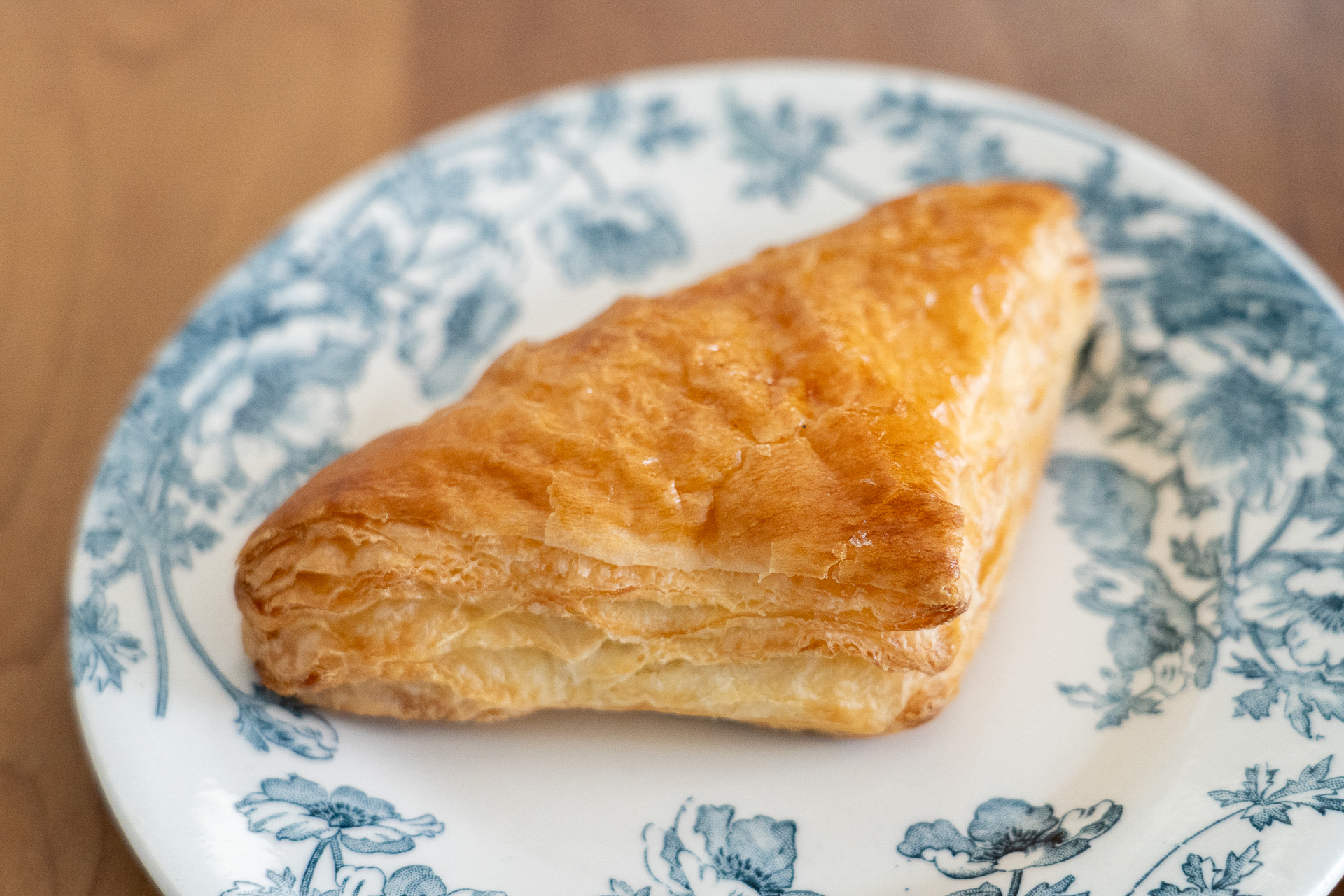 「ゴロっとりんごの三角アップルパイ」（181円）