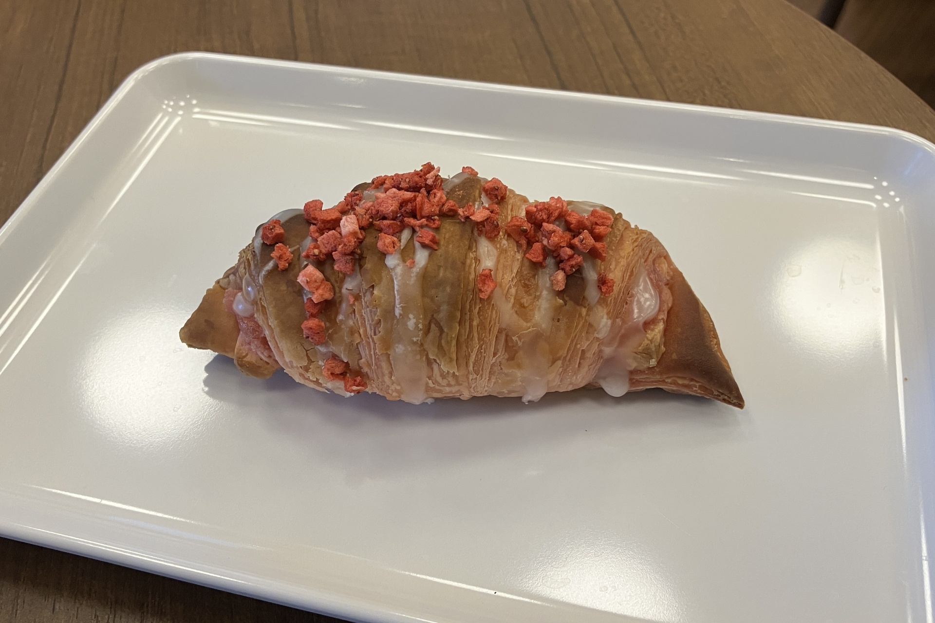 サクサクの生地にドライいちごをトッピング