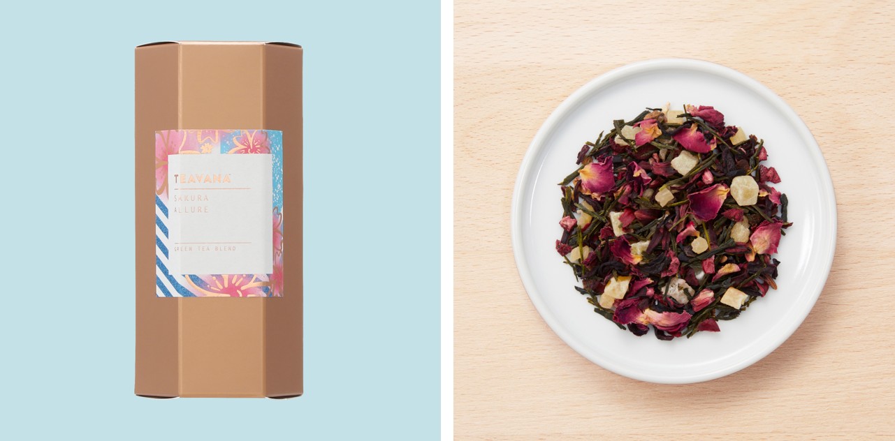 チェリーやハイビスカスの風味に続いて緑茶の青々しい香りを楽しめるティー。国産の緑茶と、ハイビスカス、パイナップル、マンゴー、バラのバランスのとれた味わいが特徴の「さくら アリュール」