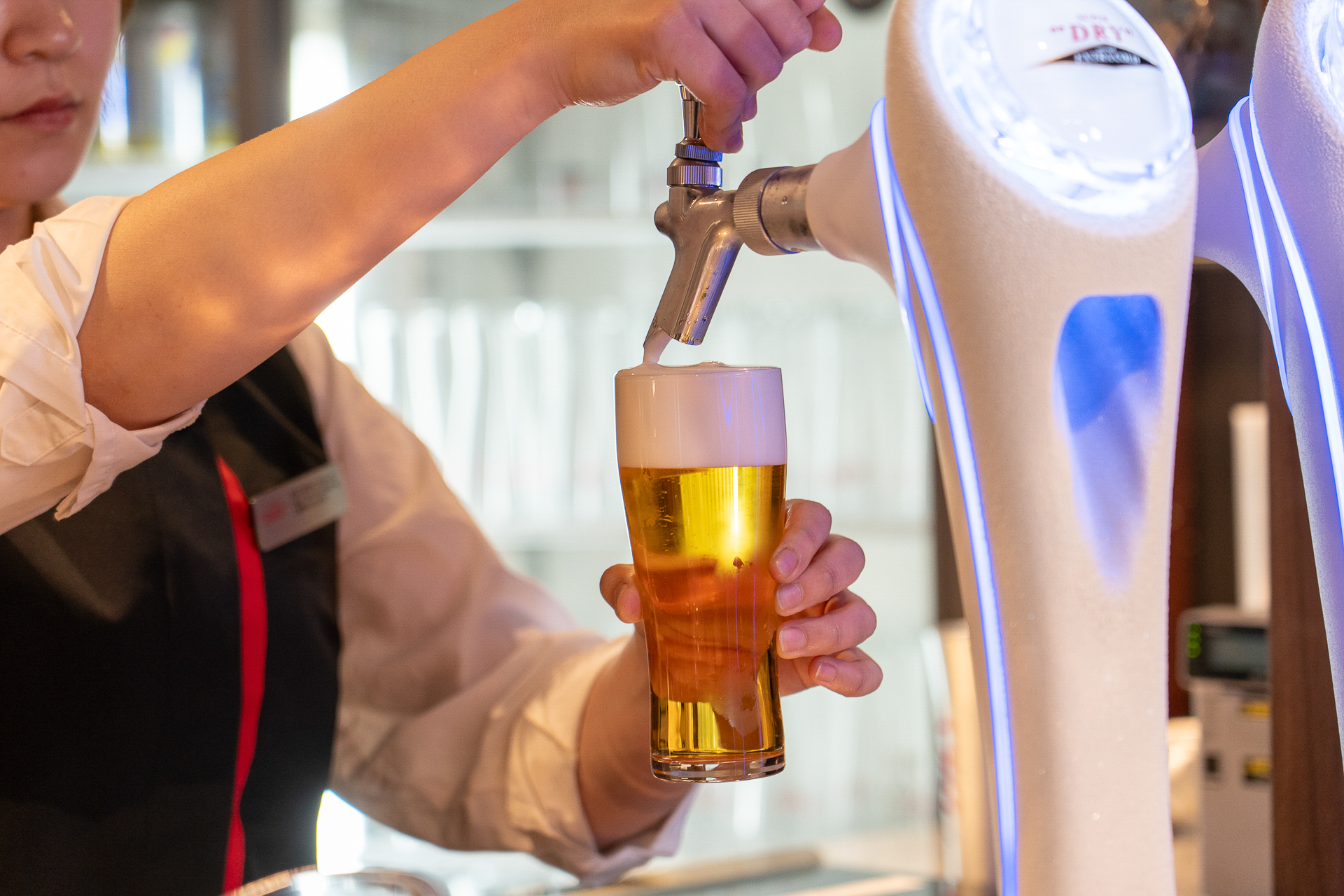 徹底した「冷え」と「注ぎ」の技術で提供されるスーパードライ