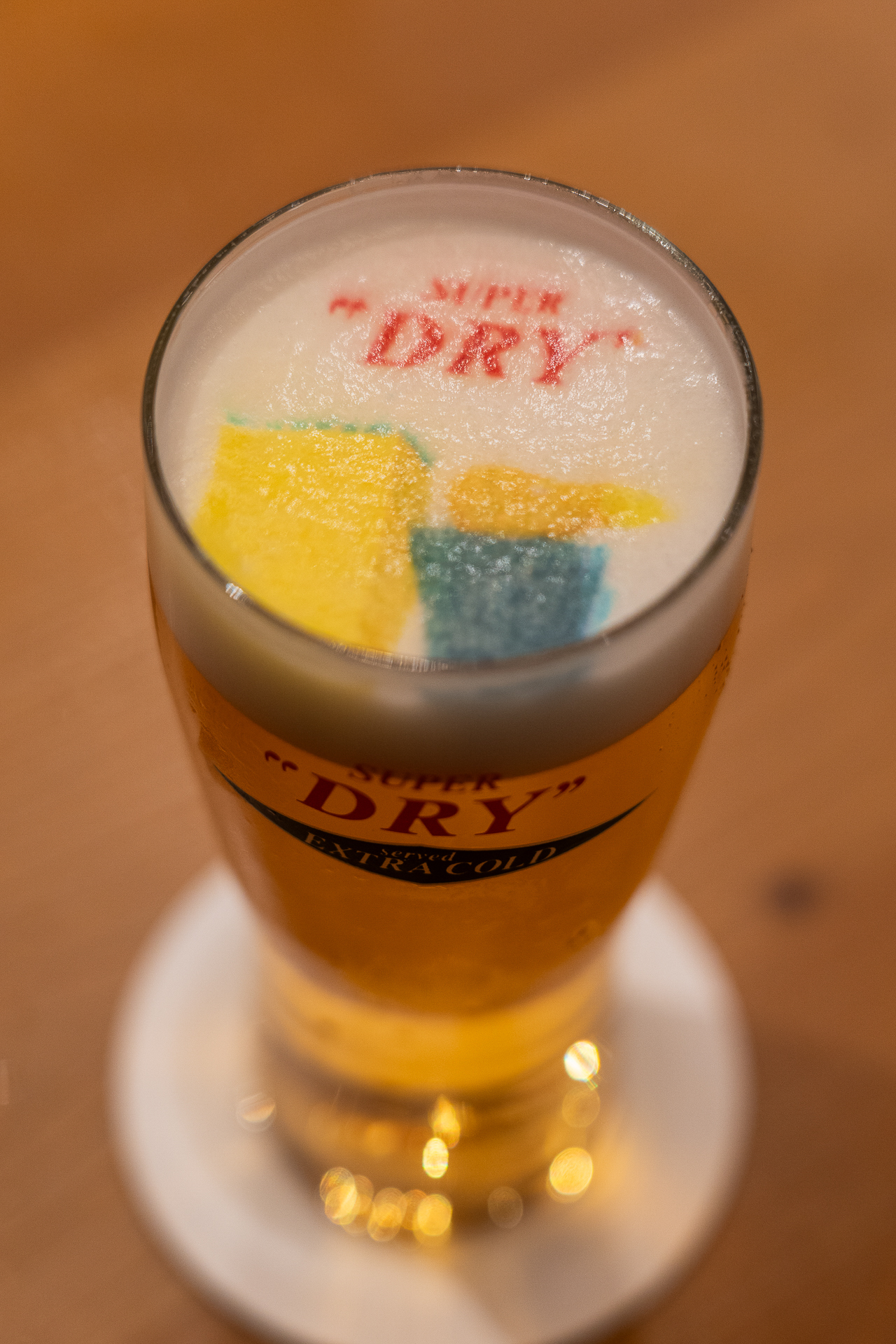 1階「STAND&BURGER」では、きめ細やかな泡だからこそ再現できる泡アート体験も