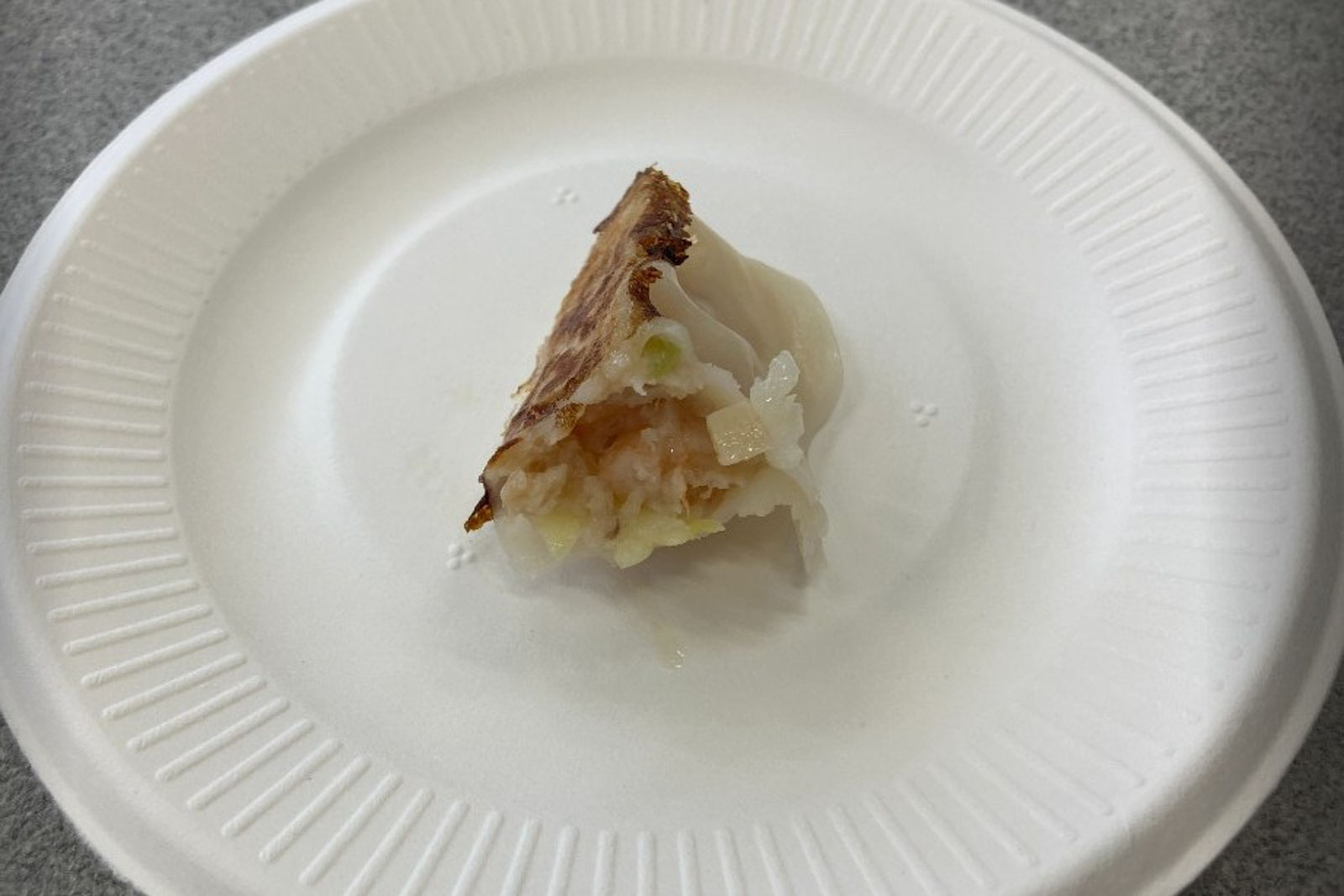 試食した「AJINOMOTO ギョーザ＜ずっしり大餃子＞海老」