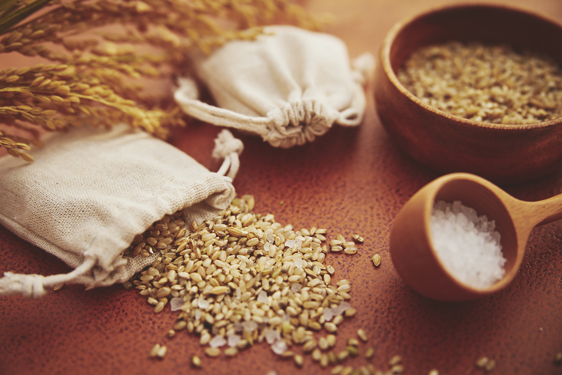 農家の手仕事「玄米カイロづくり」