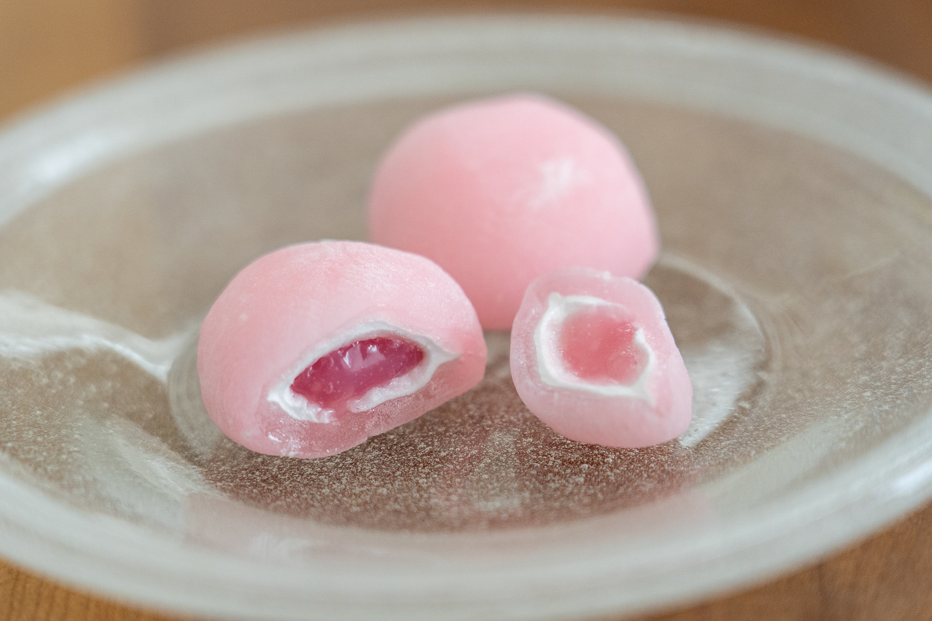 中にはさくらラテクリーム