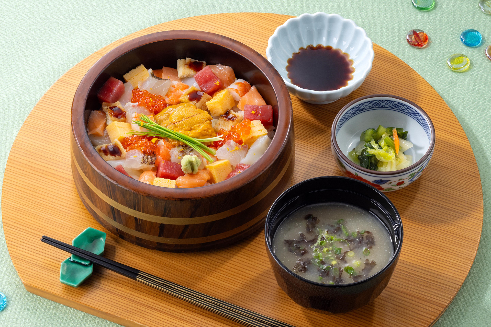 「藍屋の口福ばらちらし」（2199円）