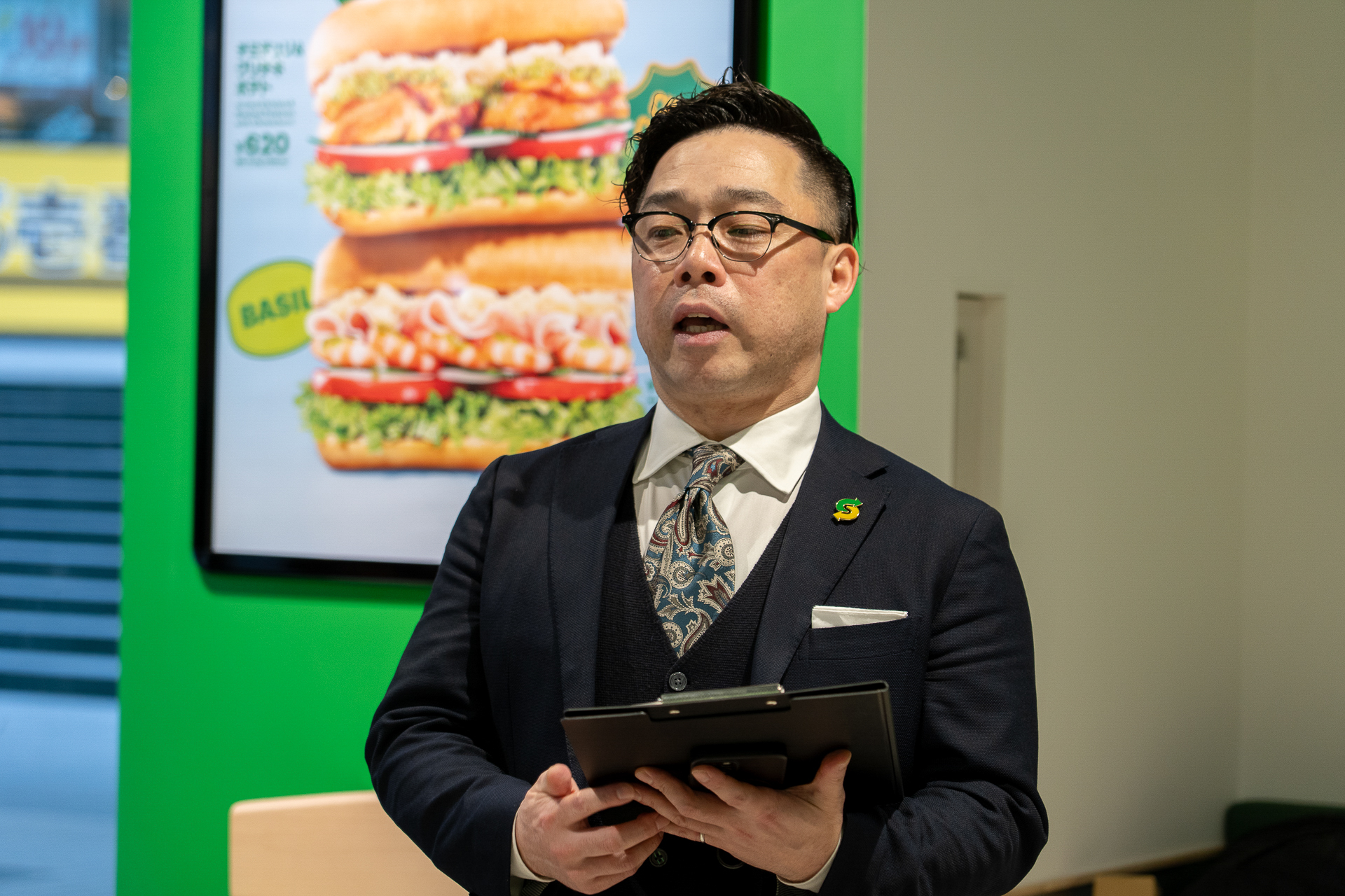「新生活がスタートするこの時期、ぜひサブウェイを日常的に使ってもらう場所にしてもらえたら」と話すマーケティング本部の海野部長