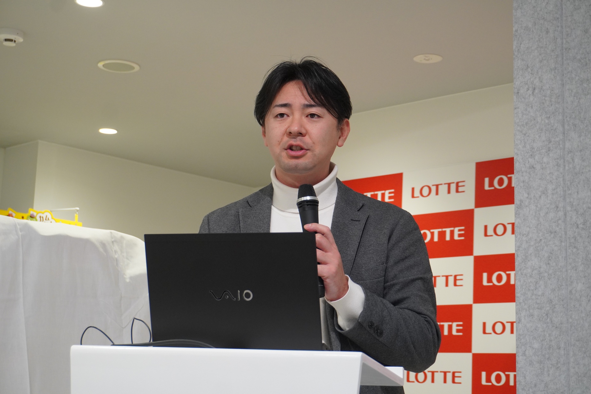 株式会社ロッテ マーケティング本部 新商品開発部 チャネル商品開発課 西山侃輔氏