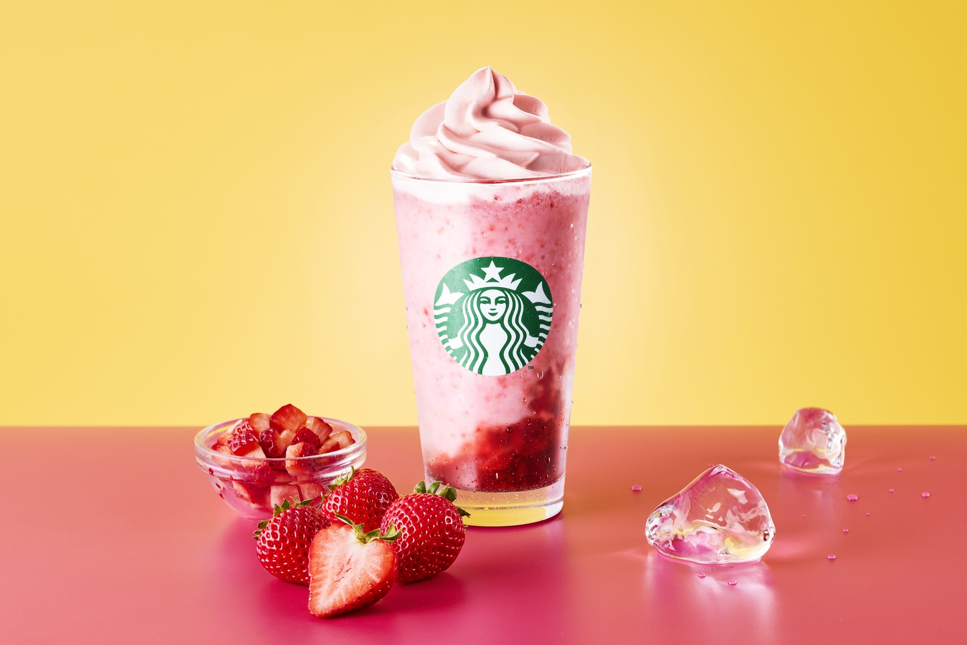 発売中の「My フルーツ フラペチーノ ストロベリー」