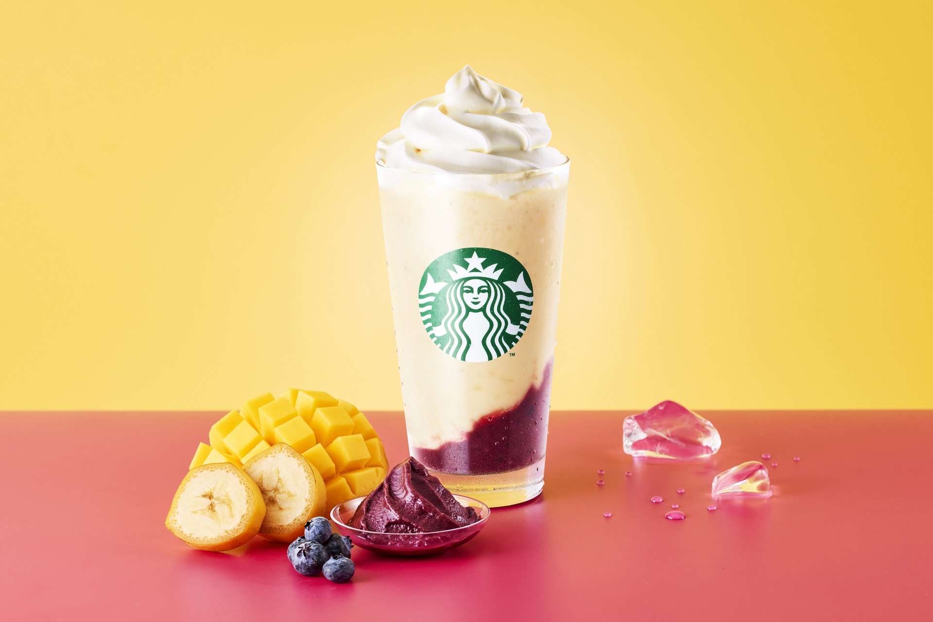 発売中の「My フルーツ フラペチーノ バナナマンゴー＆アサイーベリー」