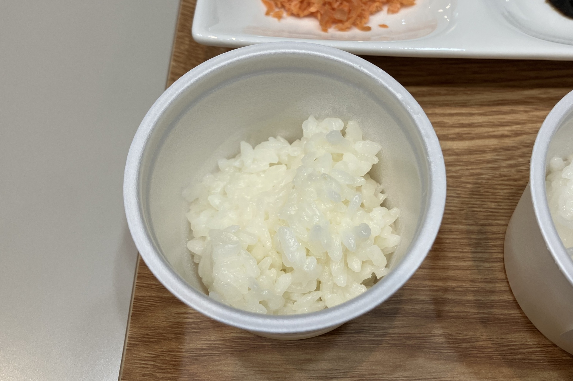 試食用の「日清ふっくら釜炊き ごはん」