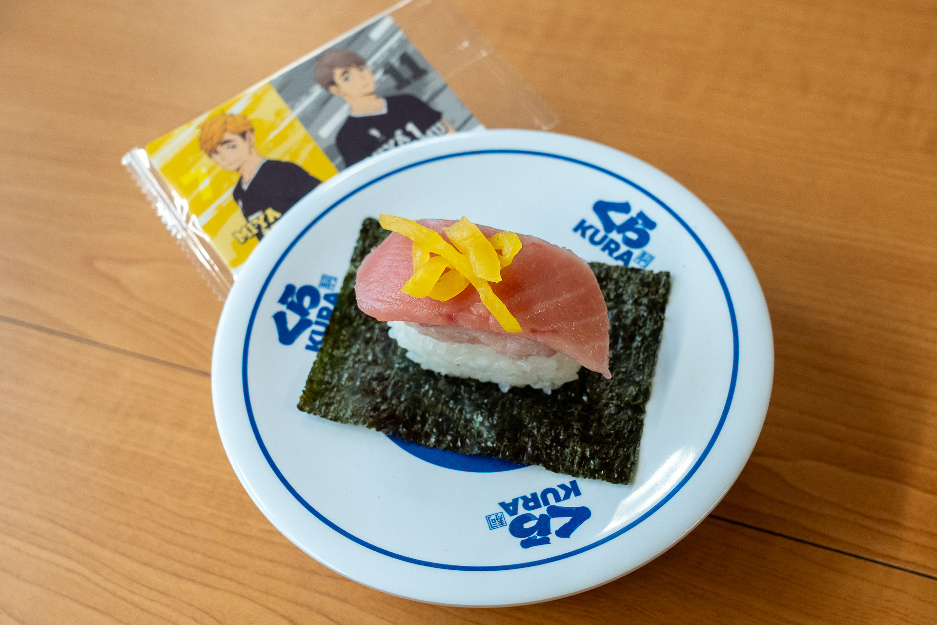 「稲荷崎高校のトロたく手巻き」（400円）