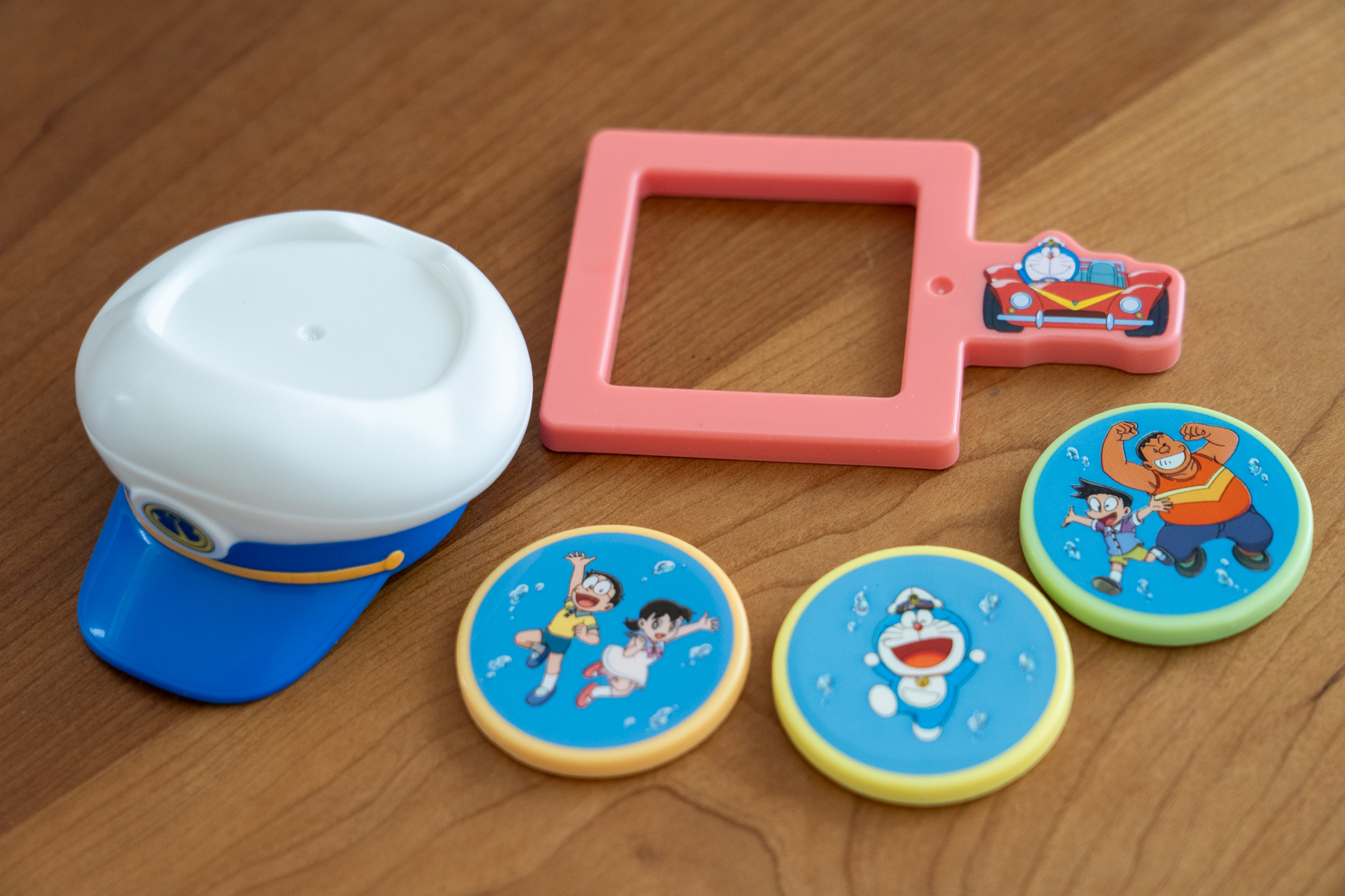 ディスク3枚、帽子形ケース、ポイが入っている