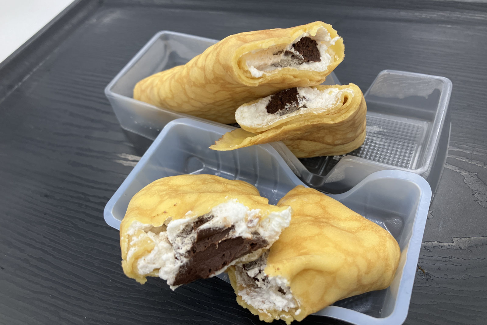 割ってみたところ。増量は大満足な大きさ