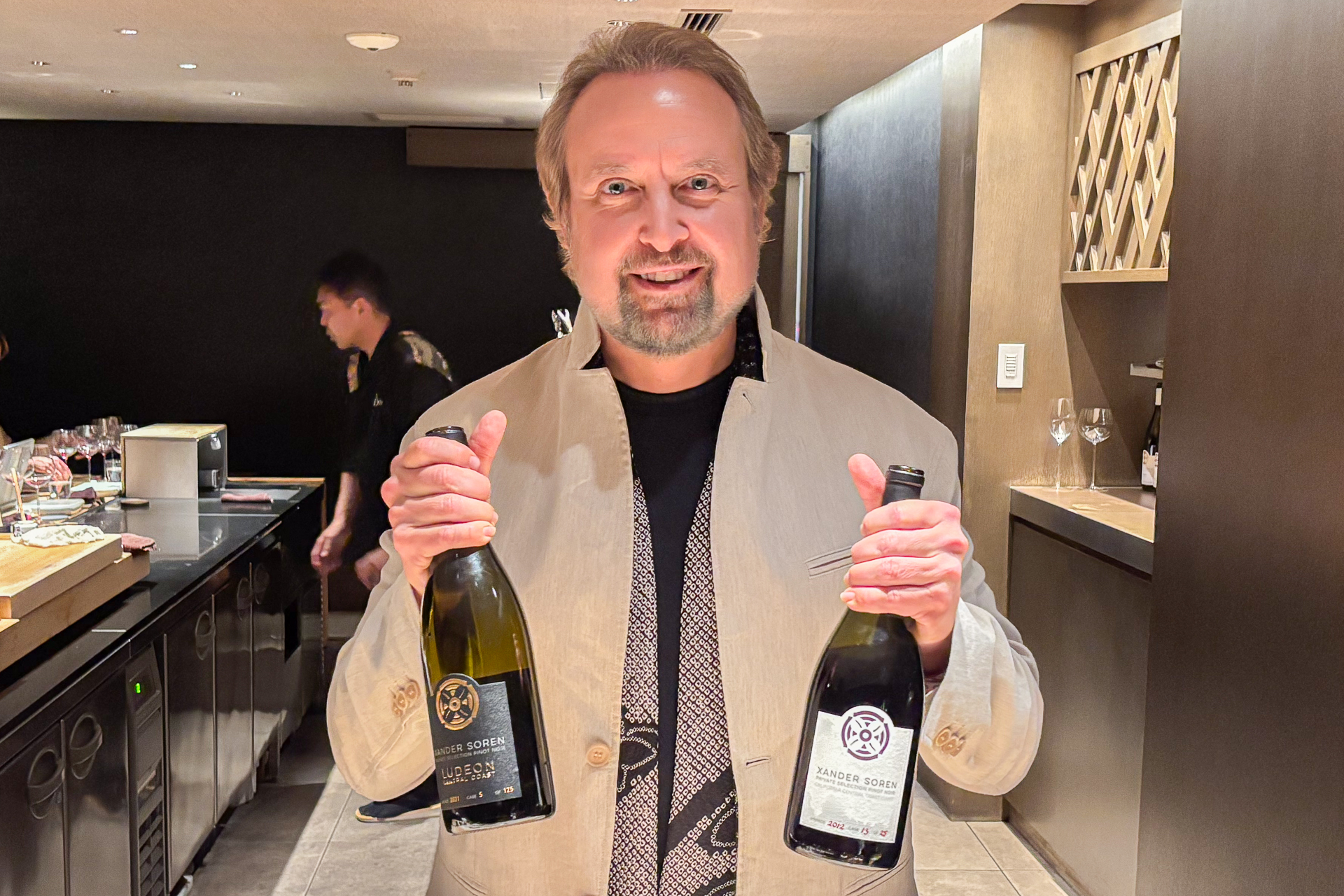 ザンダー・ソーレン氏の解説を聞きながら、江戸前鮨とワインのペアリングを楽しんだ