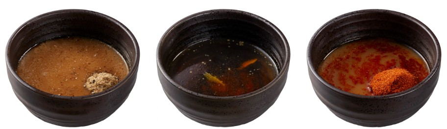 （左から）魚介豚骨つけだし、ゆず牛肉つけだし、辛魚豚骨つけだし