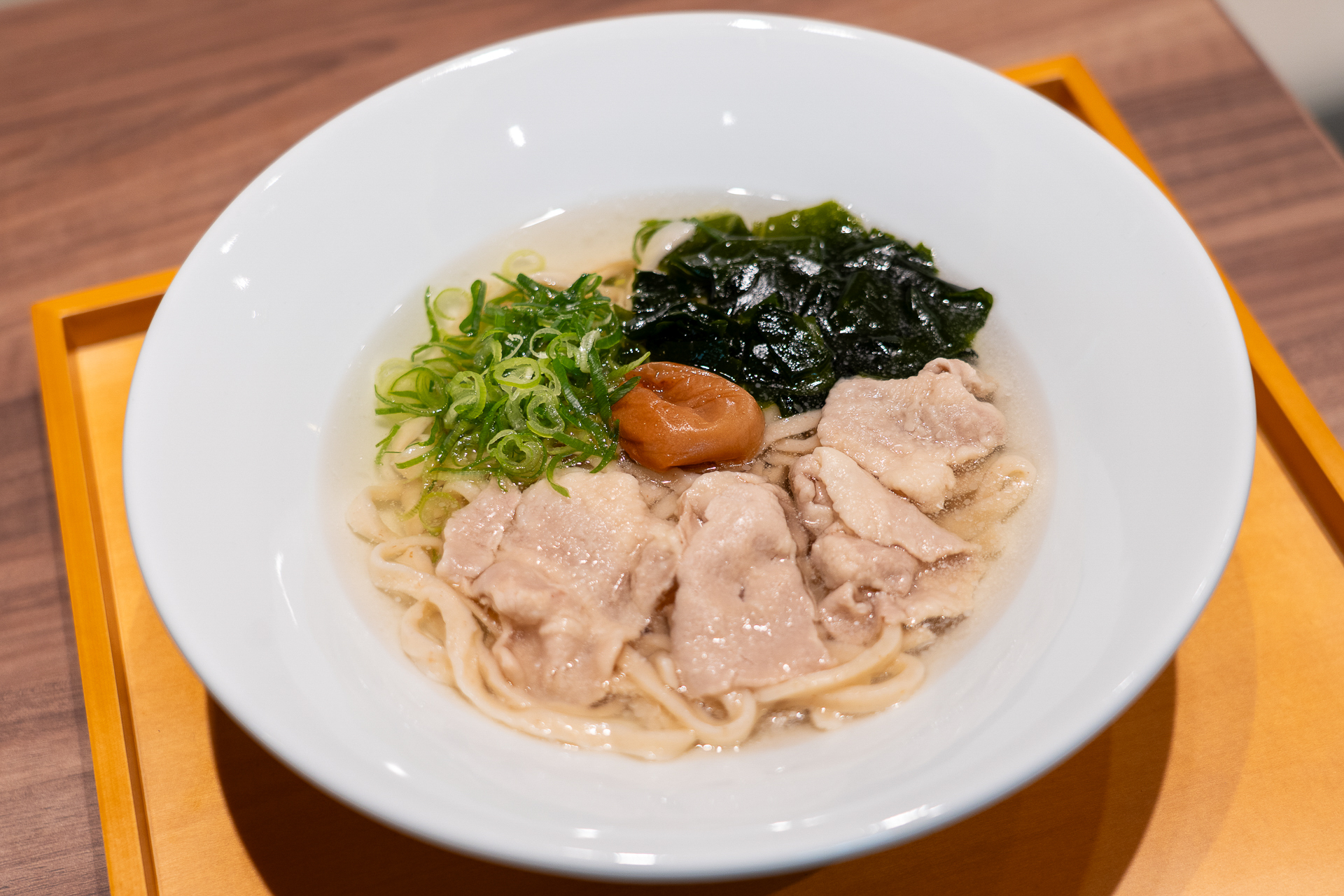 梅豚うどん