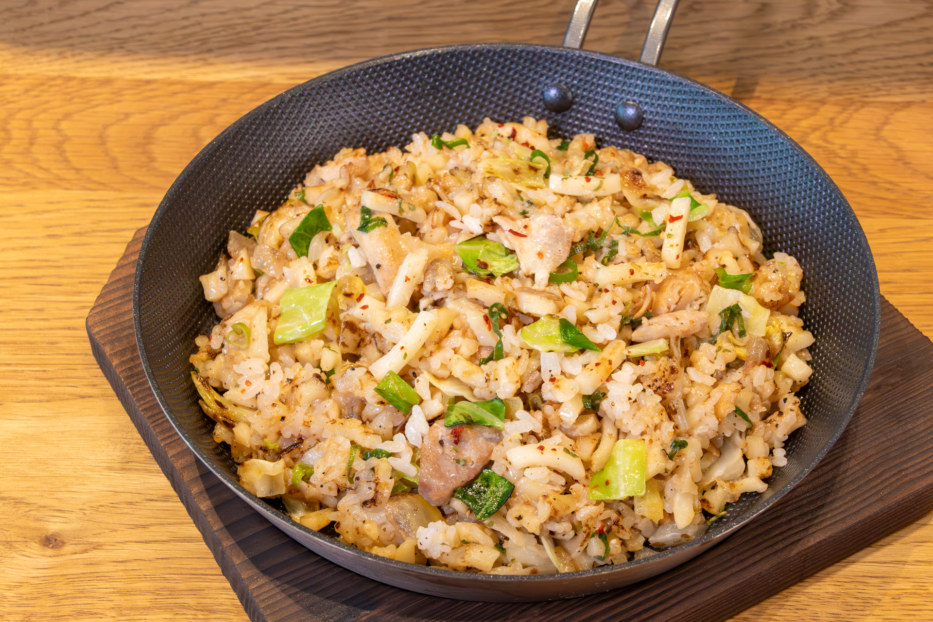 「丸亀うどんメシ やみつきねぎ塩味」（790円）