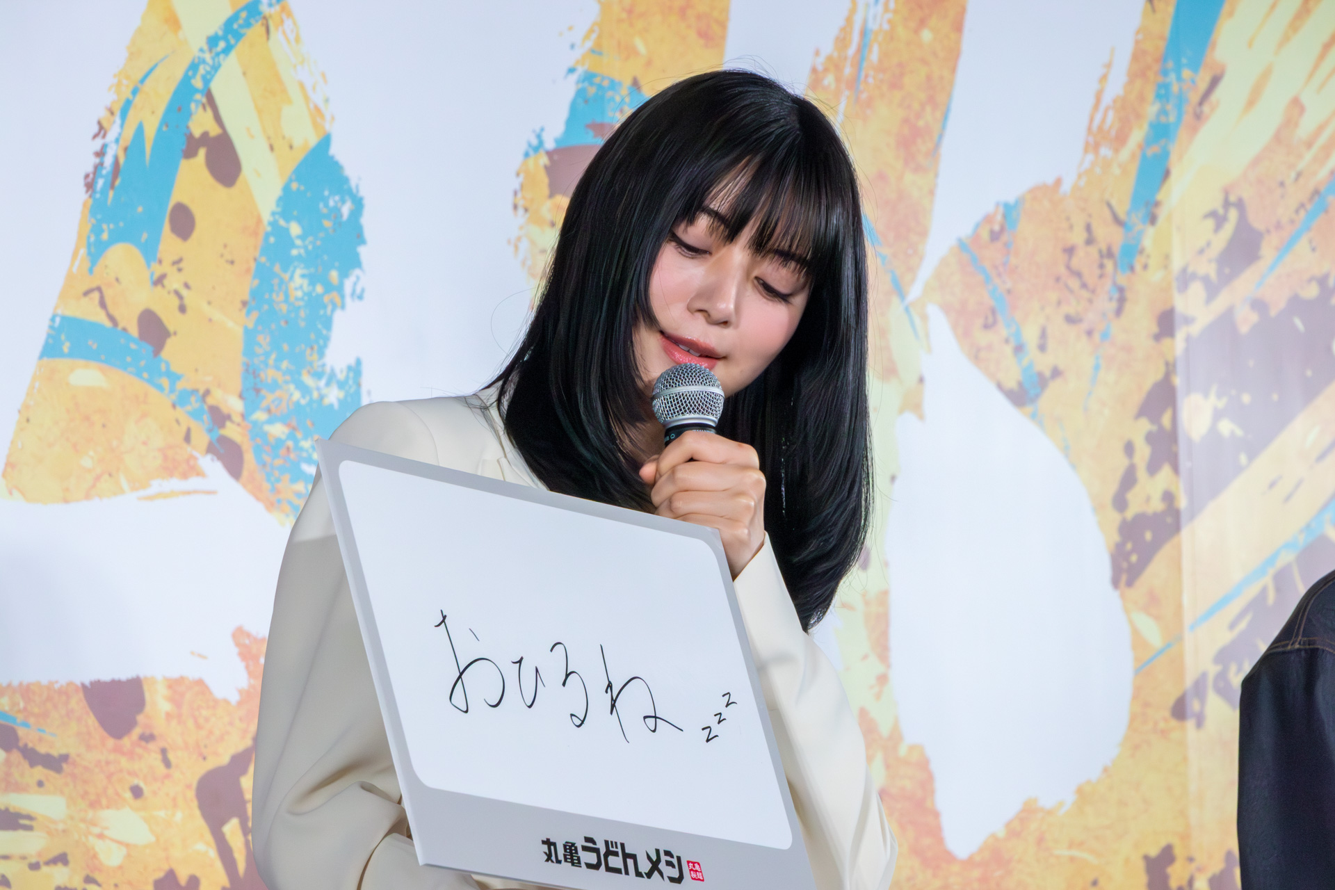 本能に関する質問に答える2人