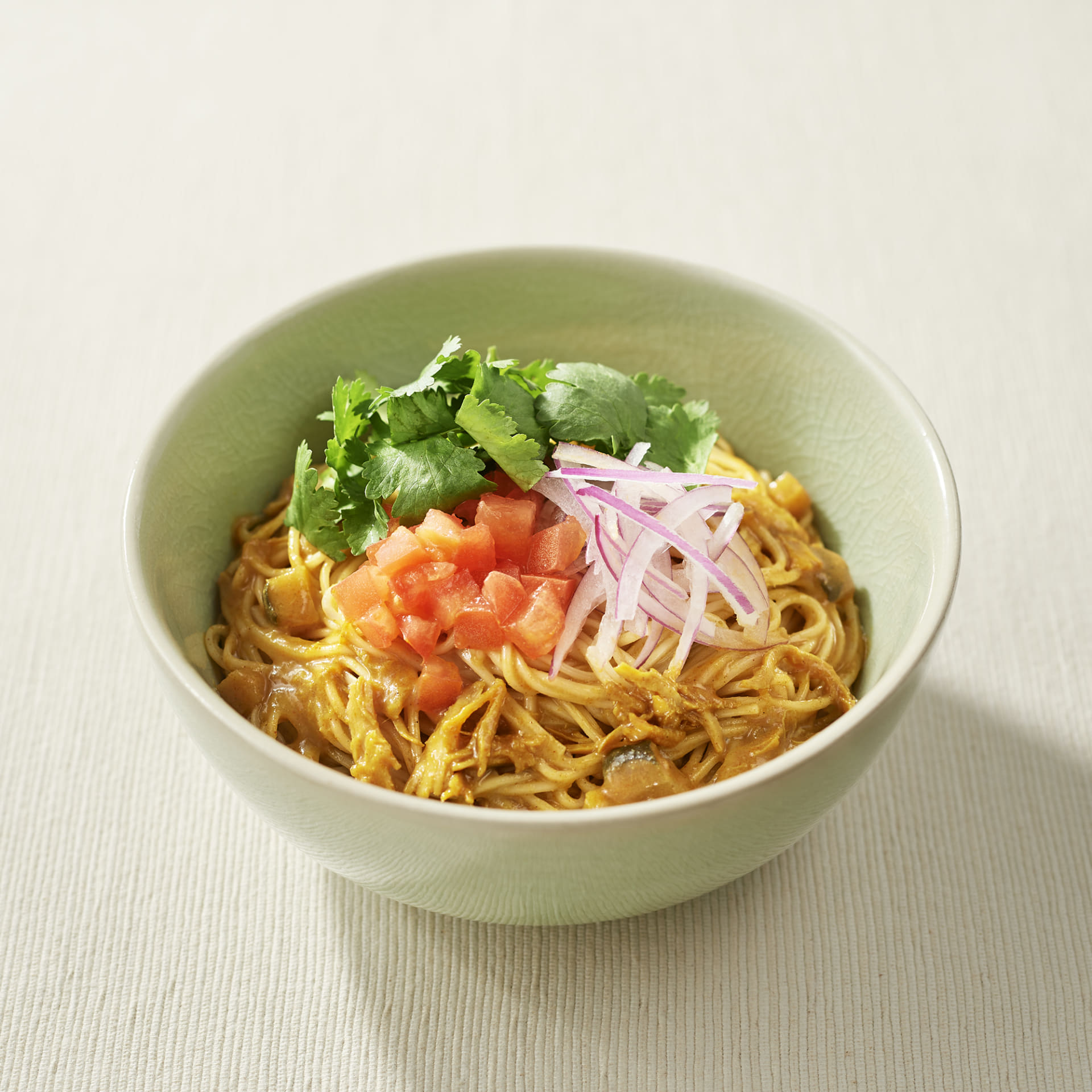 「麺にあえる ココナッツとハーブのカレーだれ（90g）」（250円）