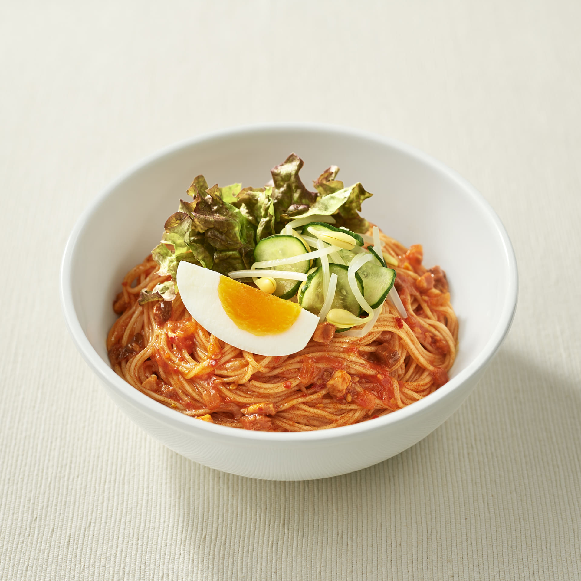 「麺にあえる 3種唐辛子のビビンだれ（90g）」（250円）