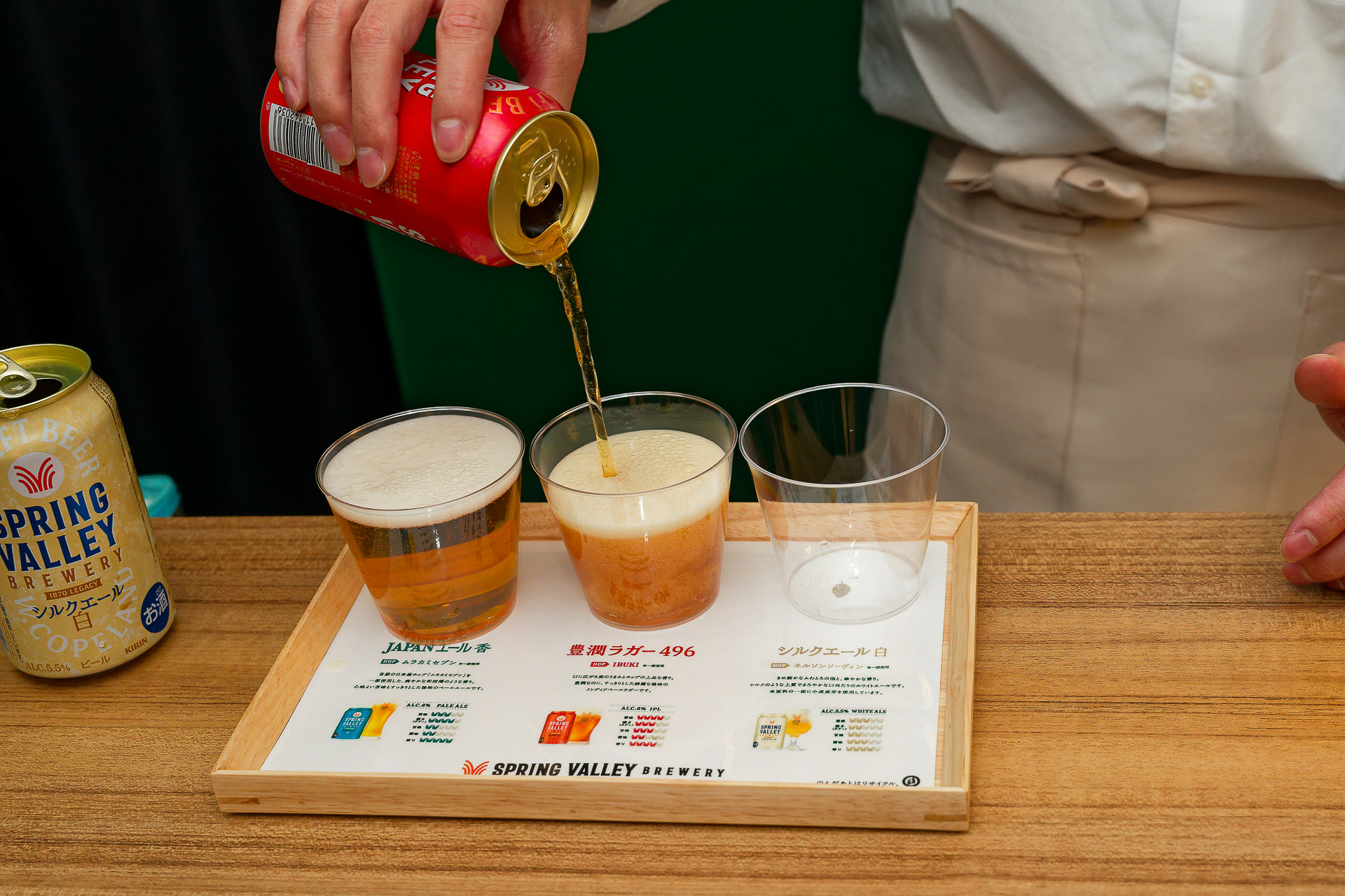 ポップアップショップの地下1階と地上2階では500円で3種のSPRING VALLEY BREWERYを試飲可能