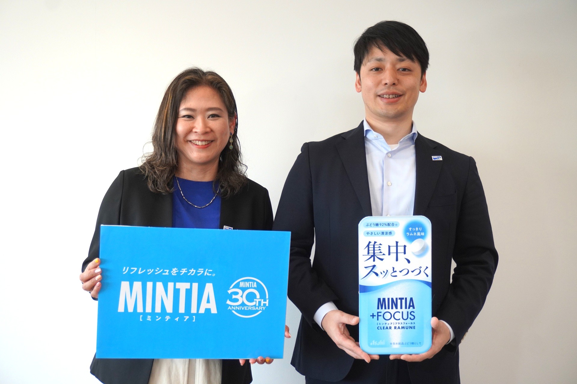 アサヒ食品の「ミンティア ＋FOCUS クリアラムネ」