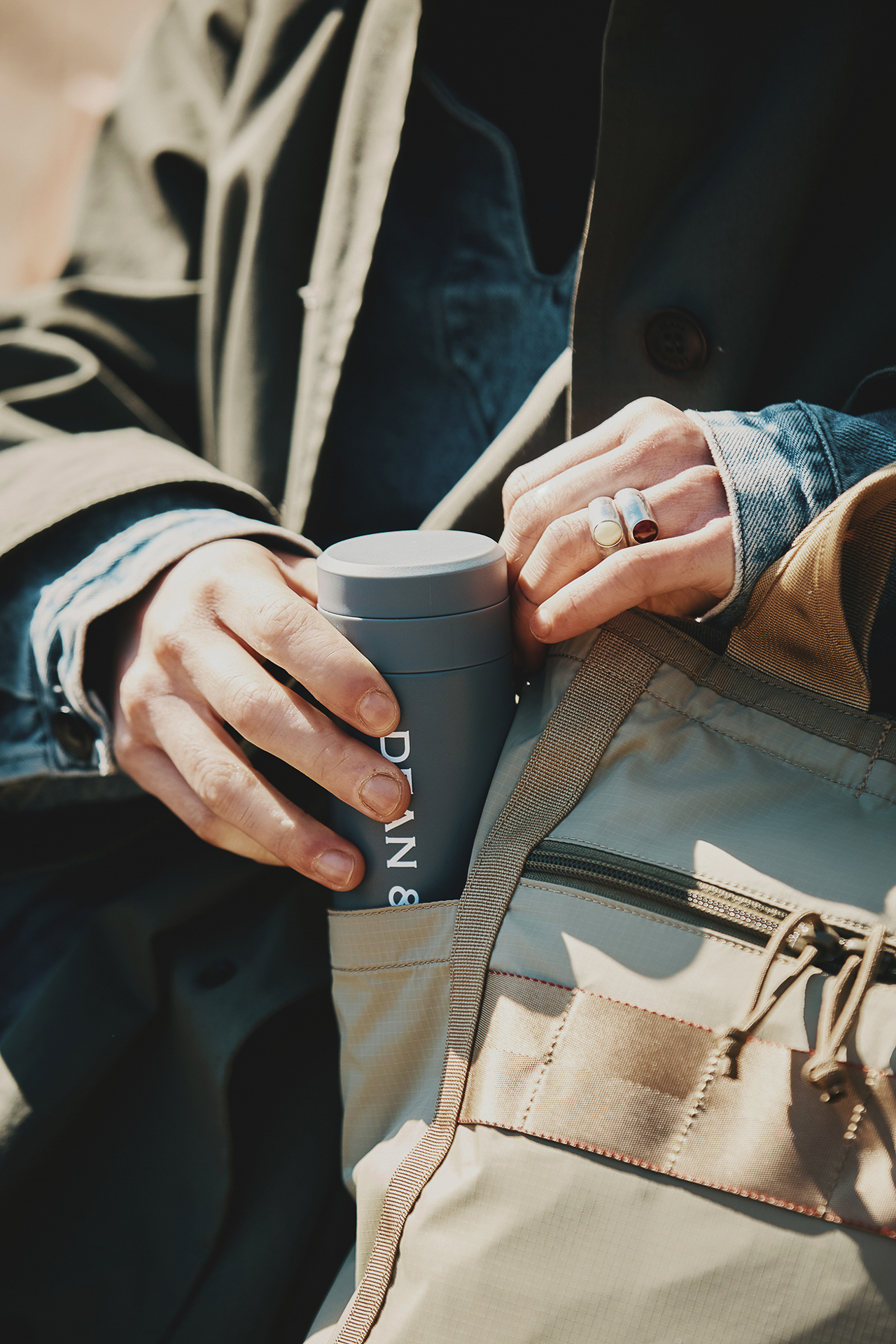 バッグは2WAYで使用できる