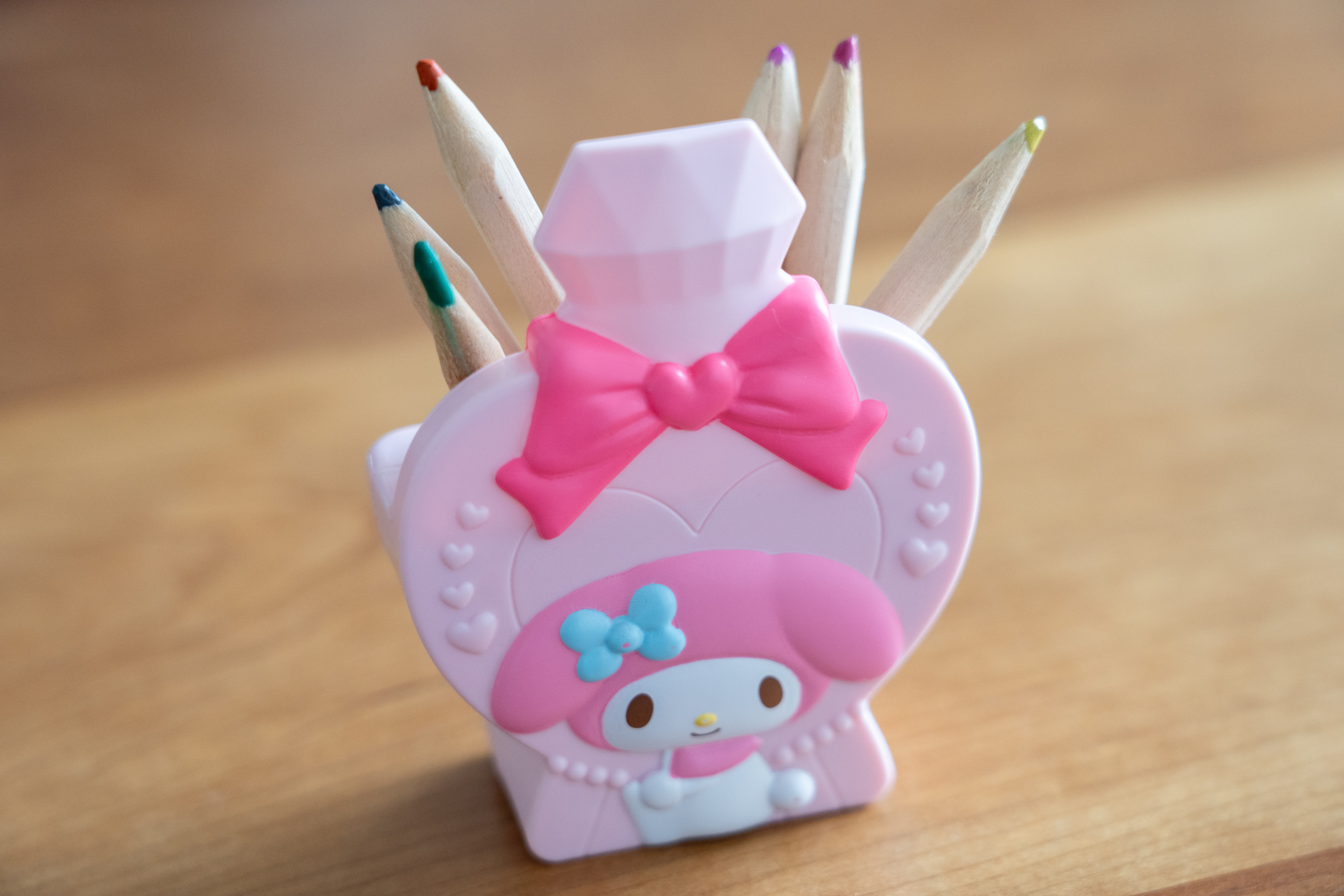 飾ると机の上がパァッと華やかになる（鉛筆の付属なし）